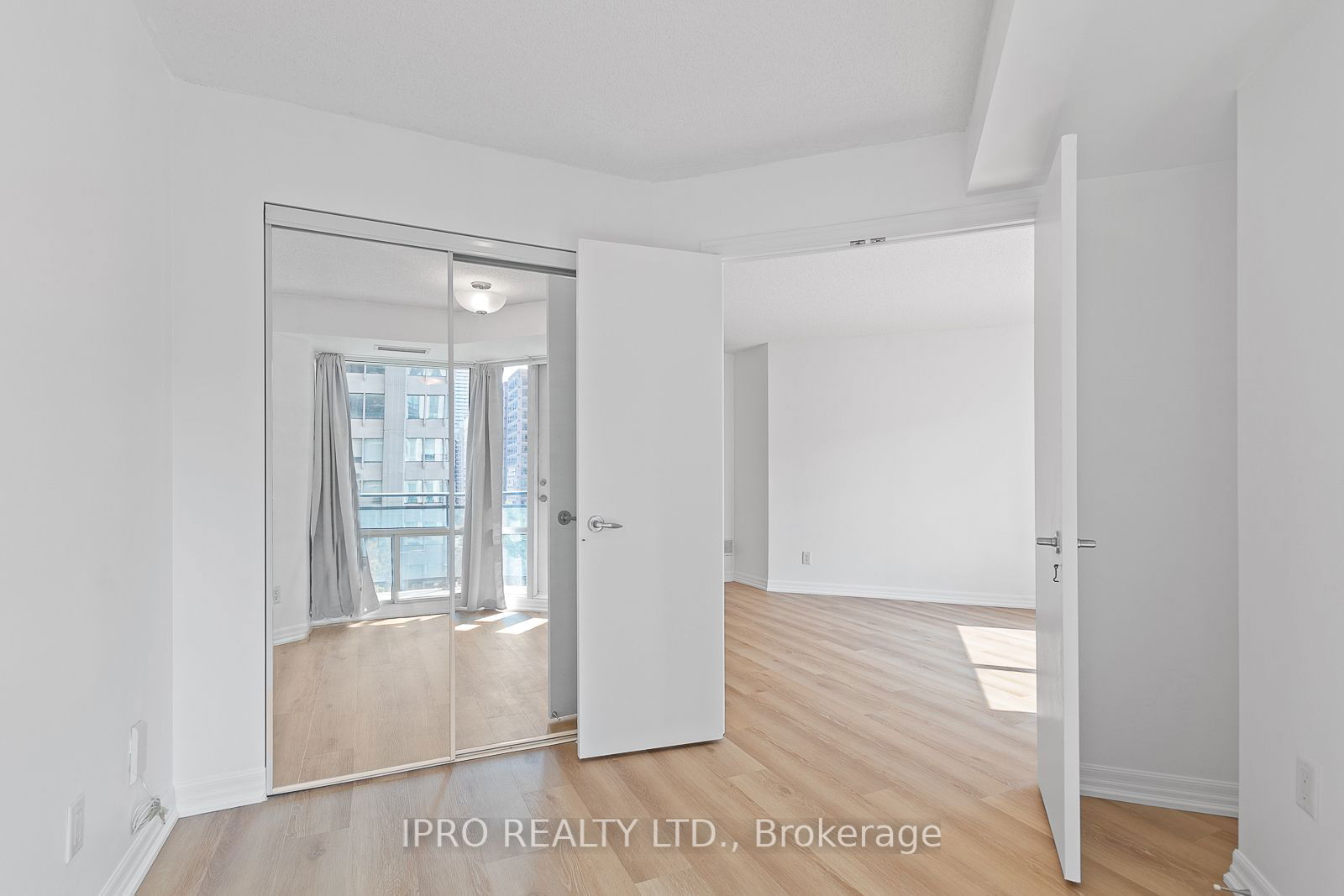 300 Bloor St E, unit 1109 for rent - image #20