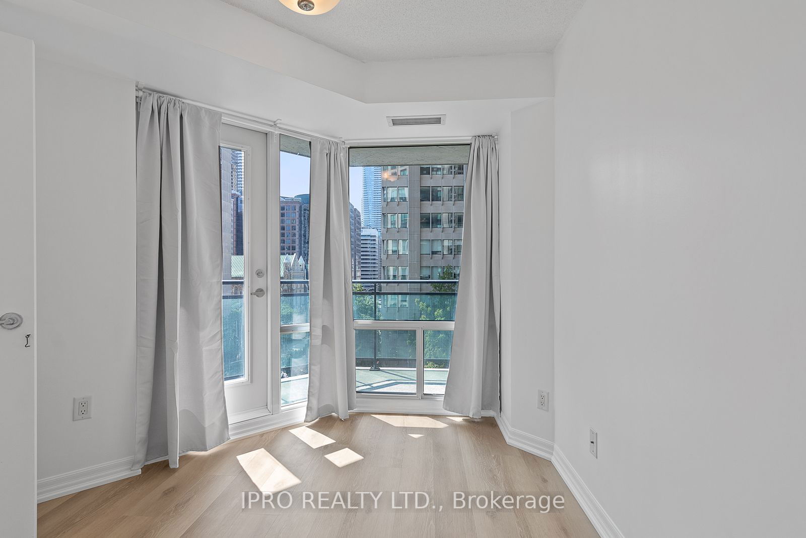 300 Bloor St E, unit 1109 for rent - image #21