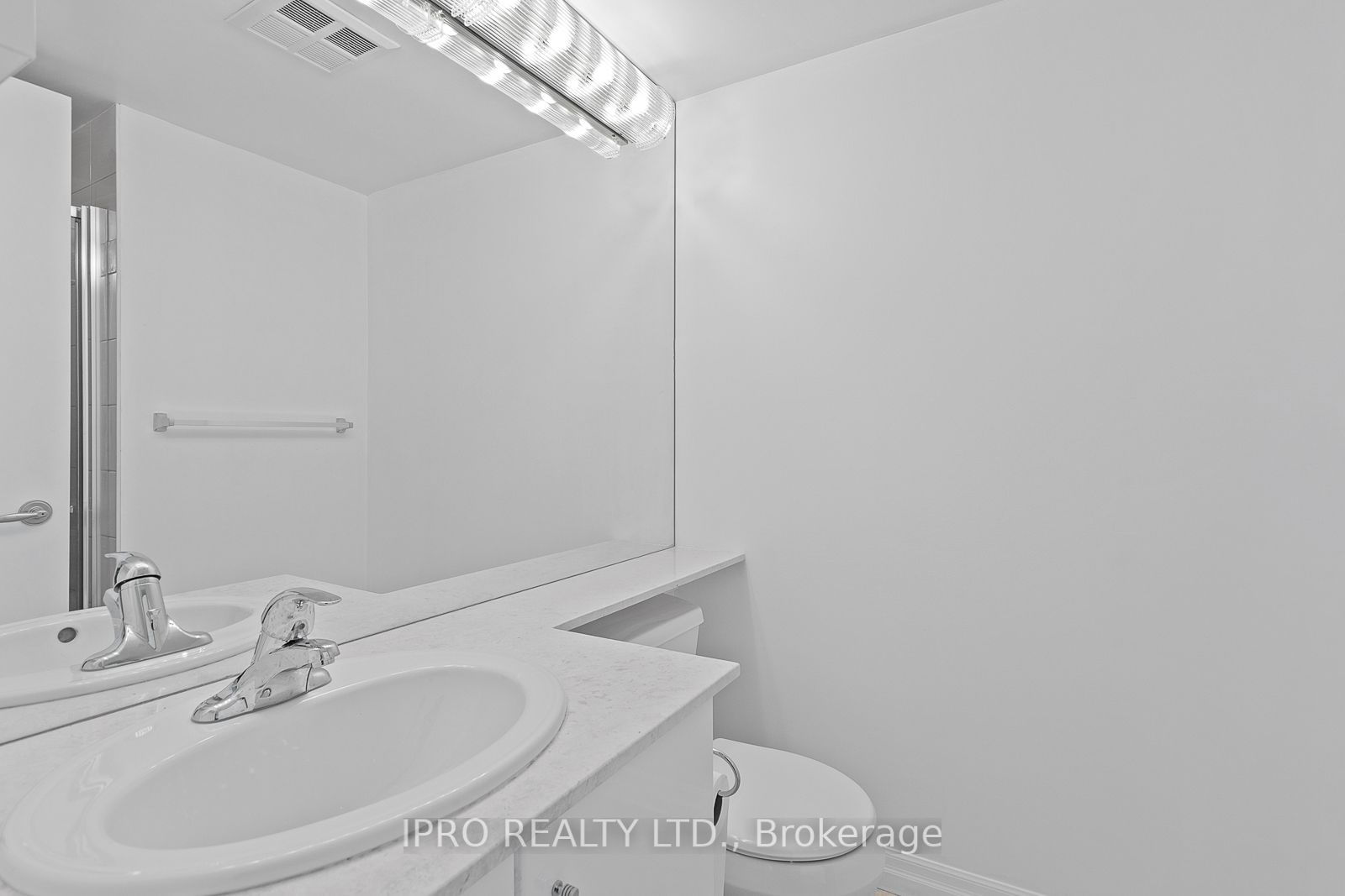 300 Bloor St E, unit 1109 for rent - image #22