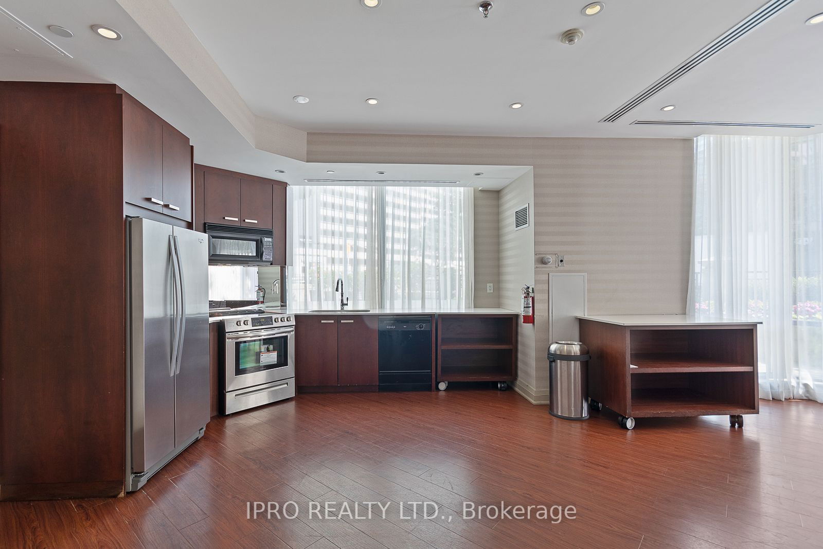 300 Bloor St E, unit 1109 for rent - image #28