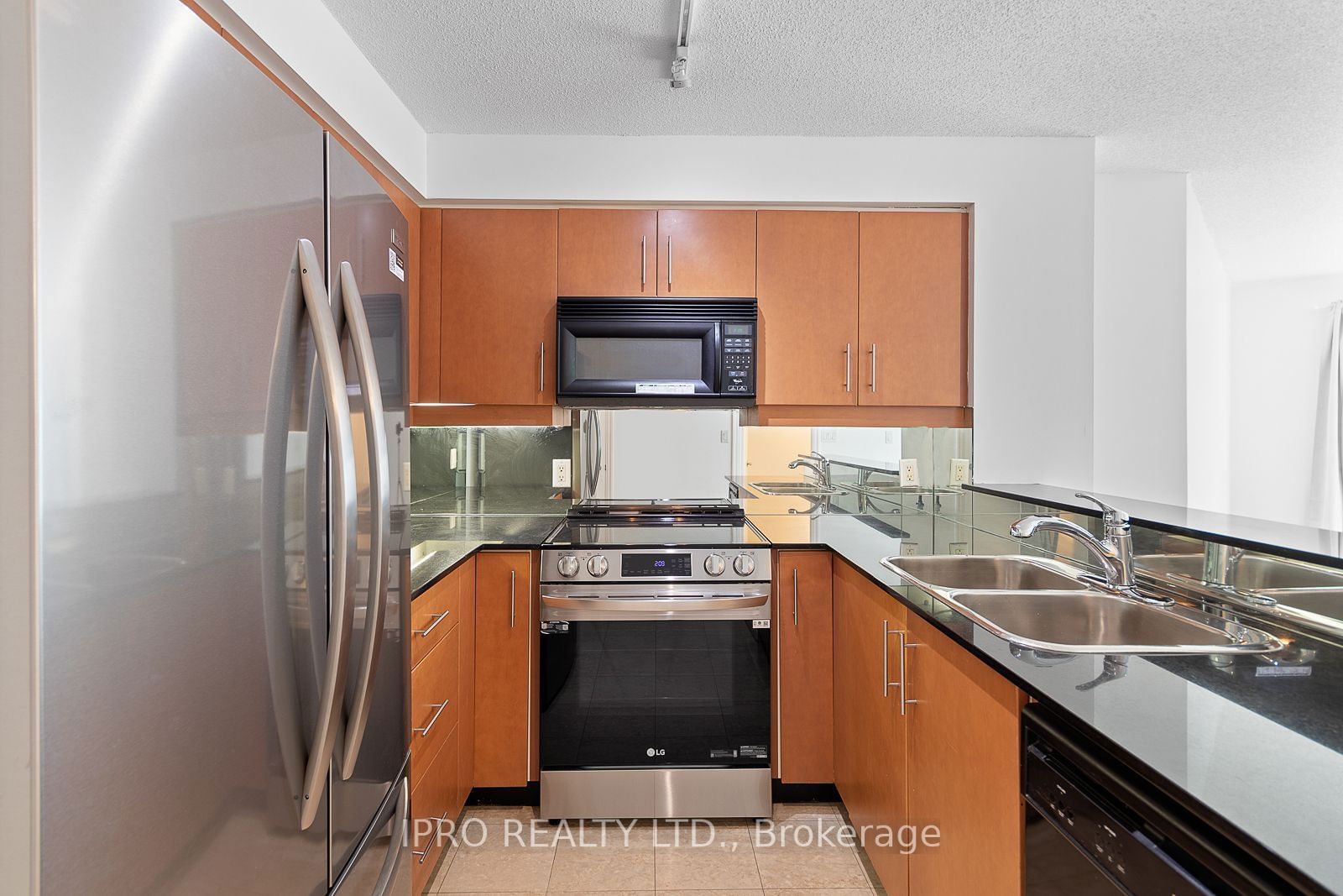 300 Bloor St E, unit 1109 for rent - image #6