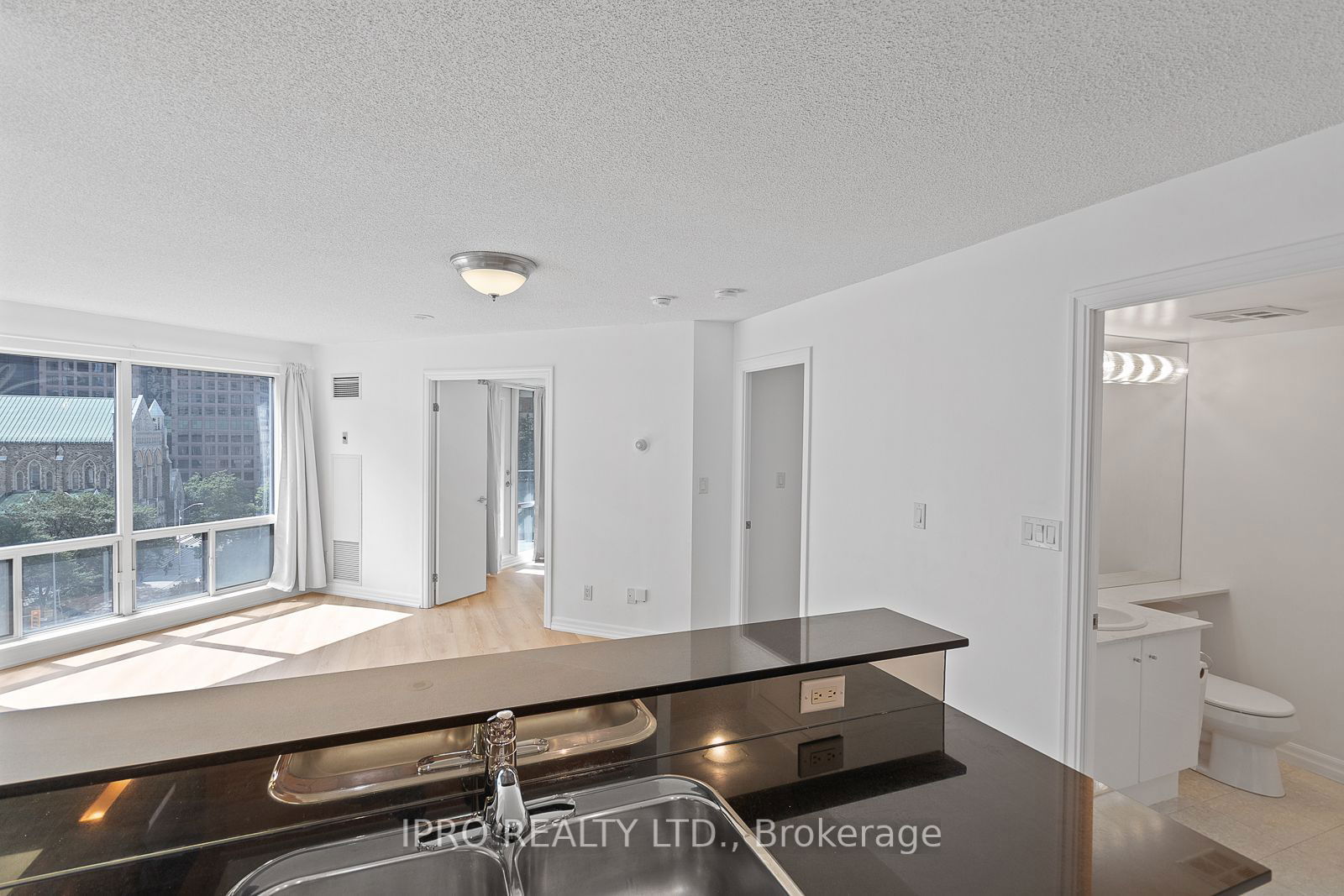 300 Bloor St E, unit 1109 for rent - image #7