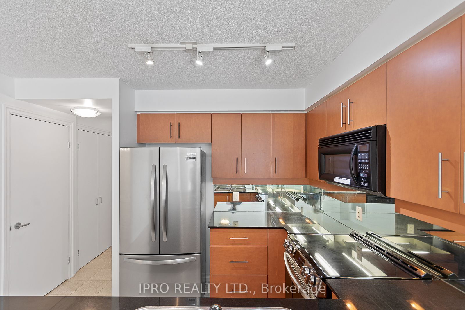 300 Bloor St E, unit 1109 for rent - image #9