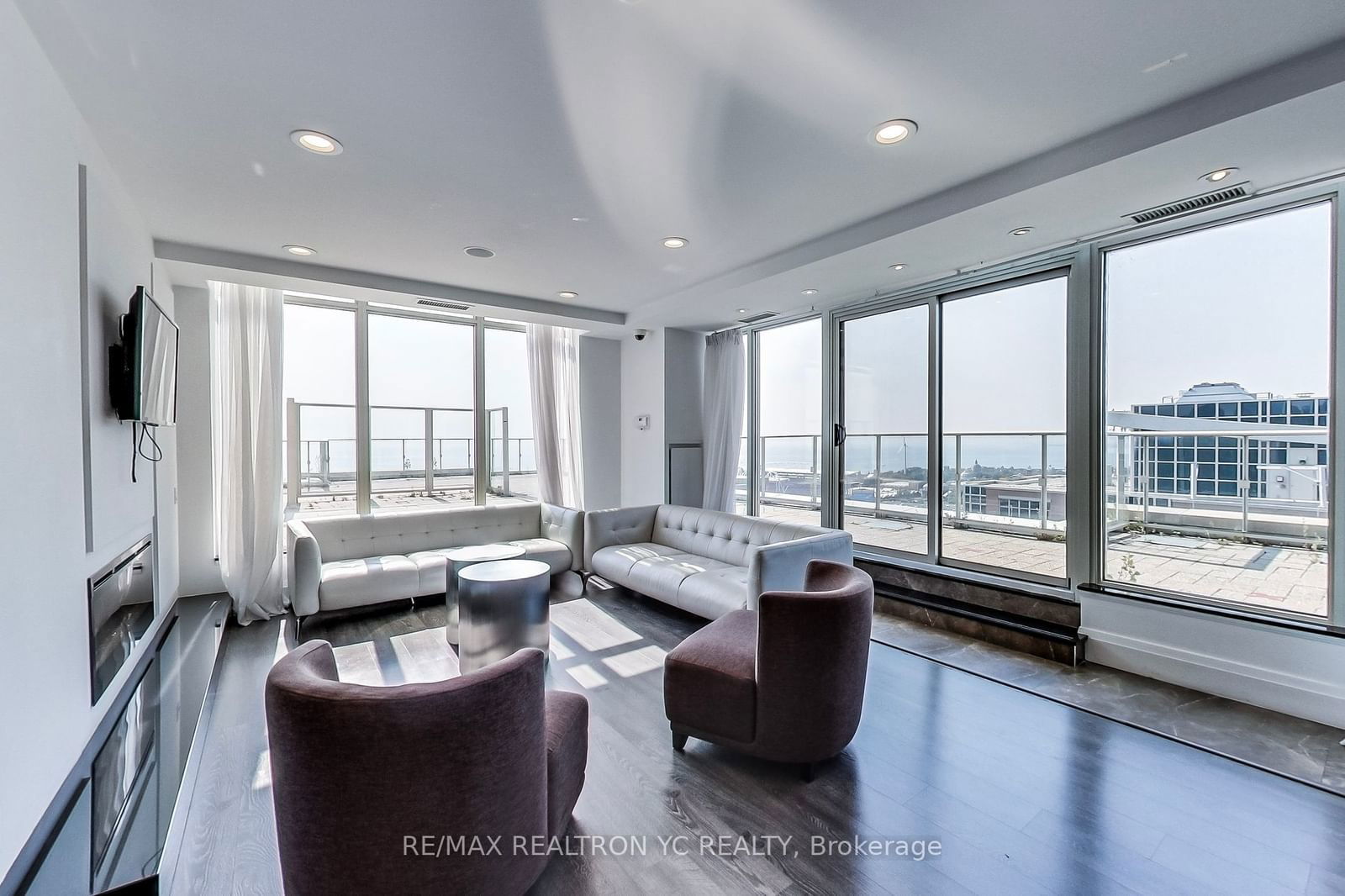 85 East Liberty St, unit 721 for sale - image #30