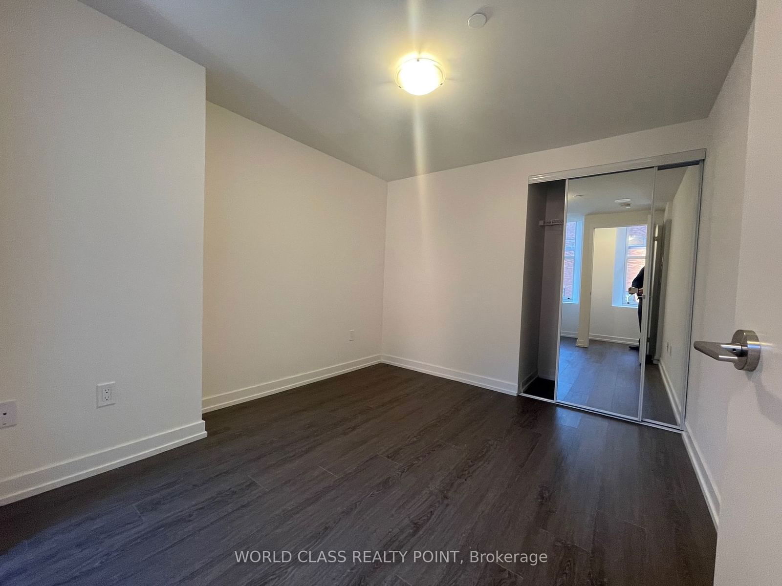 1 Yorkville Ave, unit 304 for rent - image #8