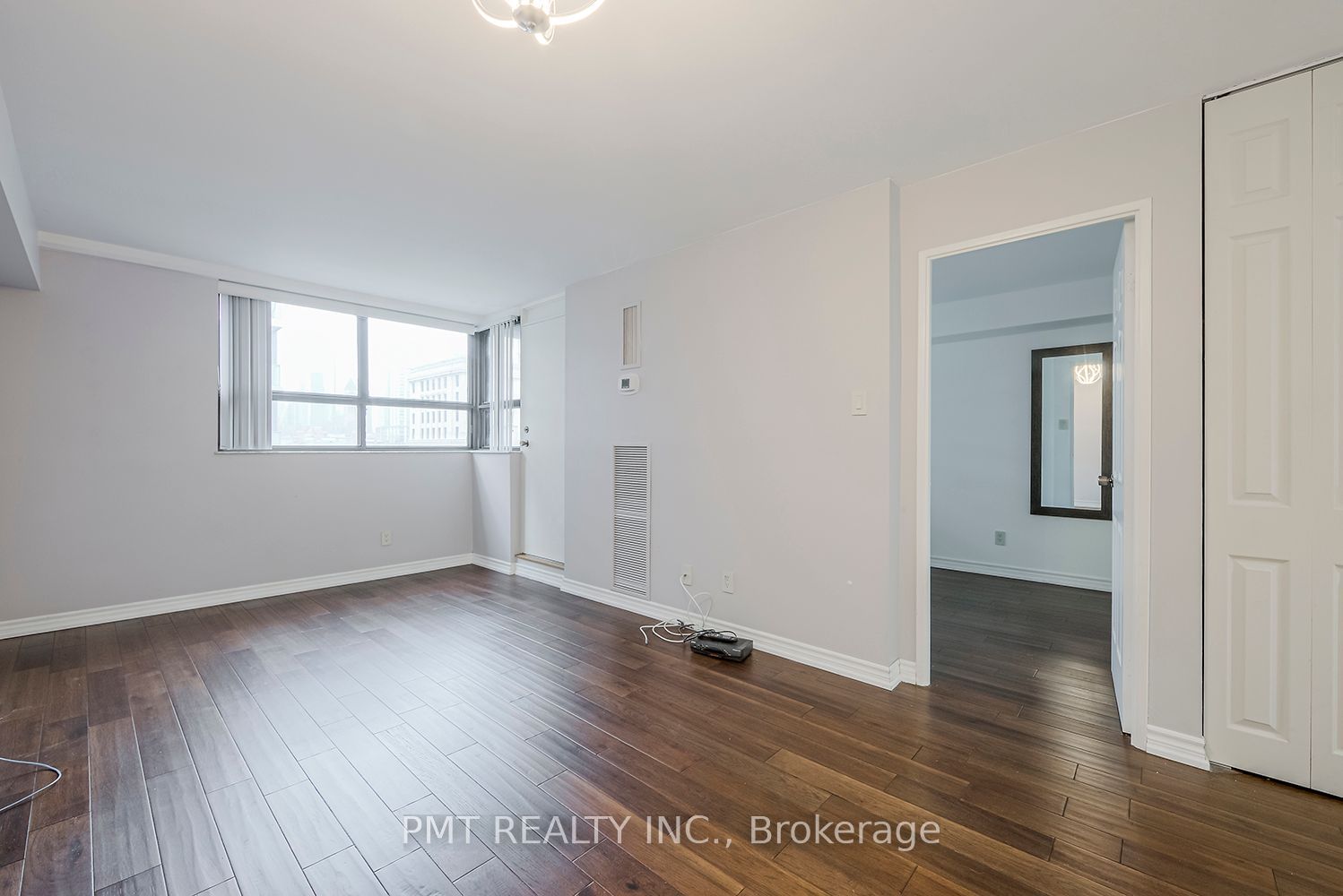 60 St Patrick St, unit 633 for rent - image #10