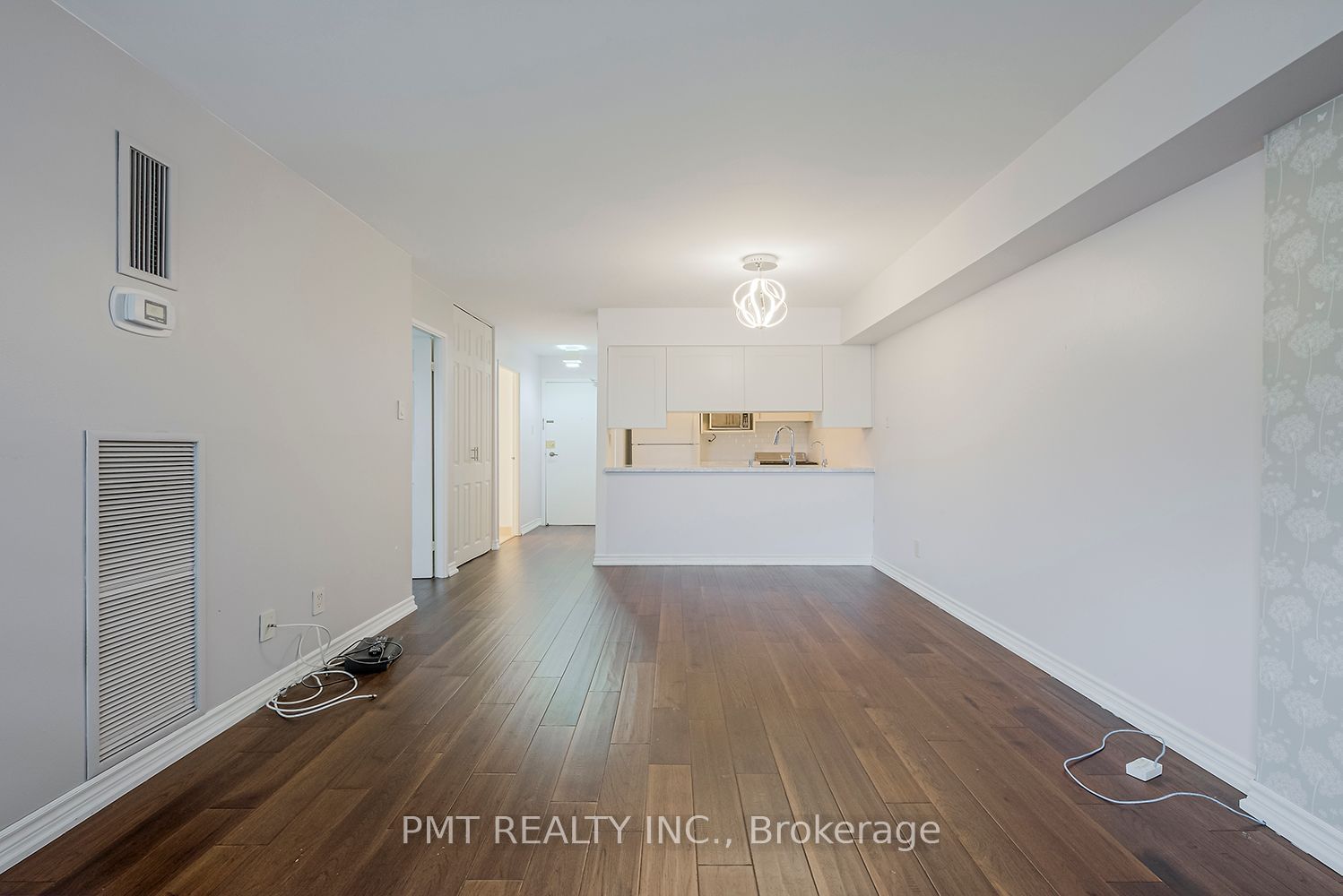 60 St Patrick St, unit 633 for rent