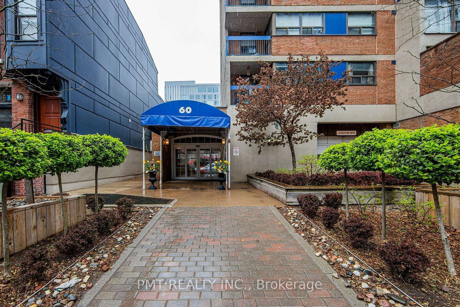 60 St Patrick St, unit 633 for rent