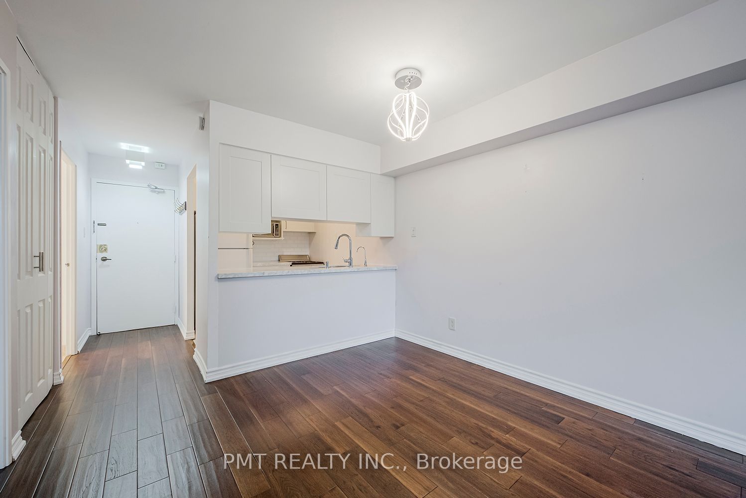 60 St Patrick St, unit 633 for rent