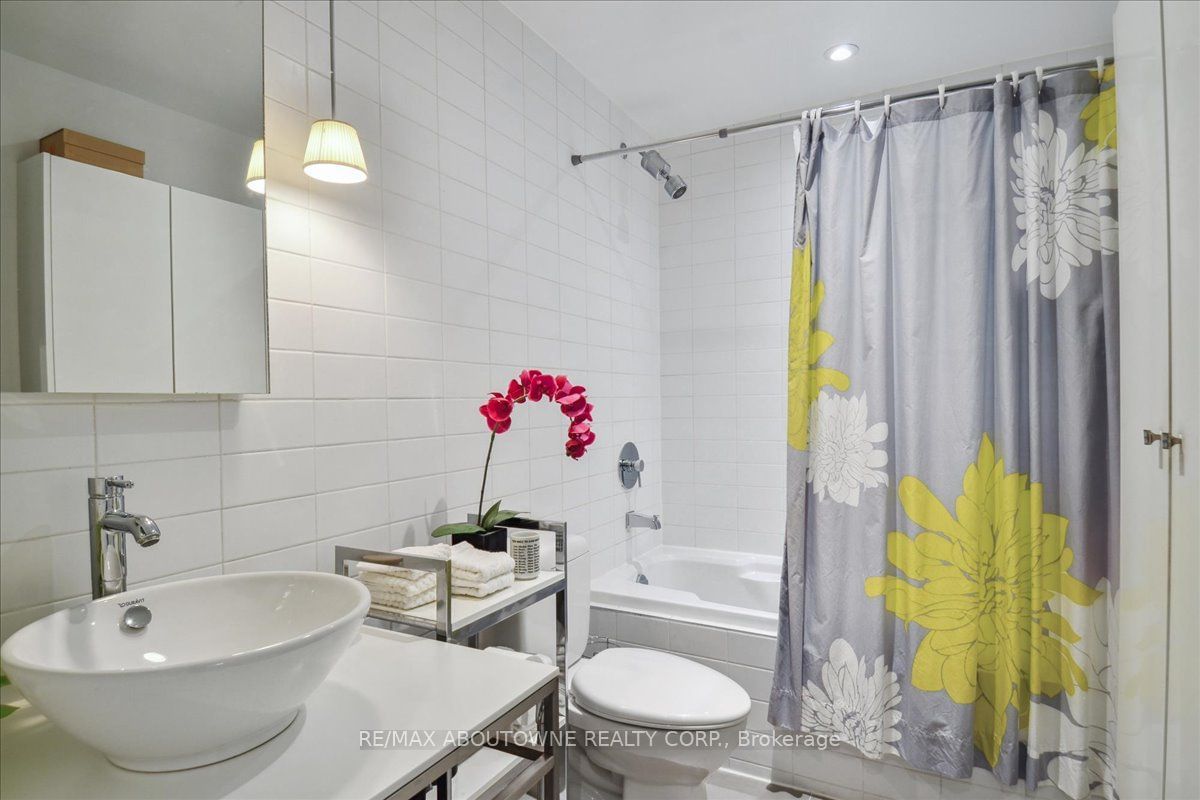 75 Portland St, unit 326 for sale - image #13