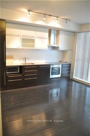 770 Bay St, unit 1409 for rent - image #10