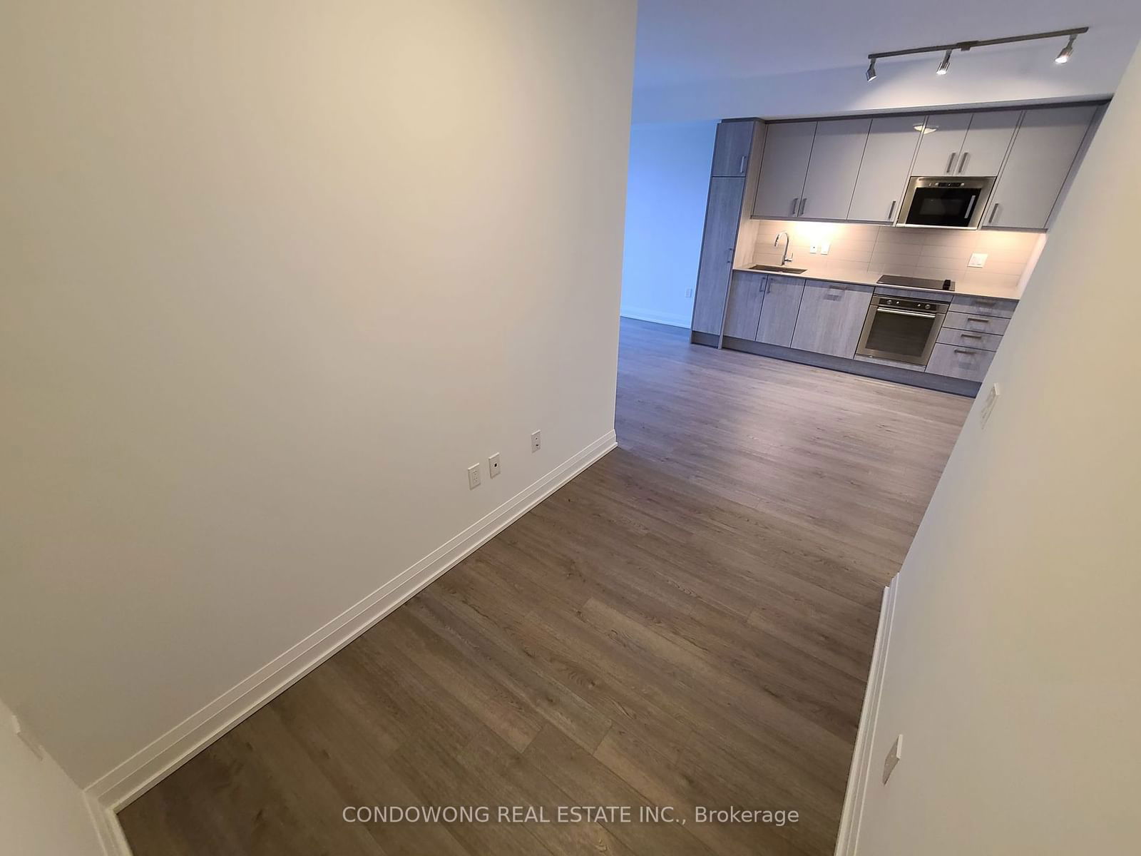 77 Mutual St, unit 2001 for rent - image #4