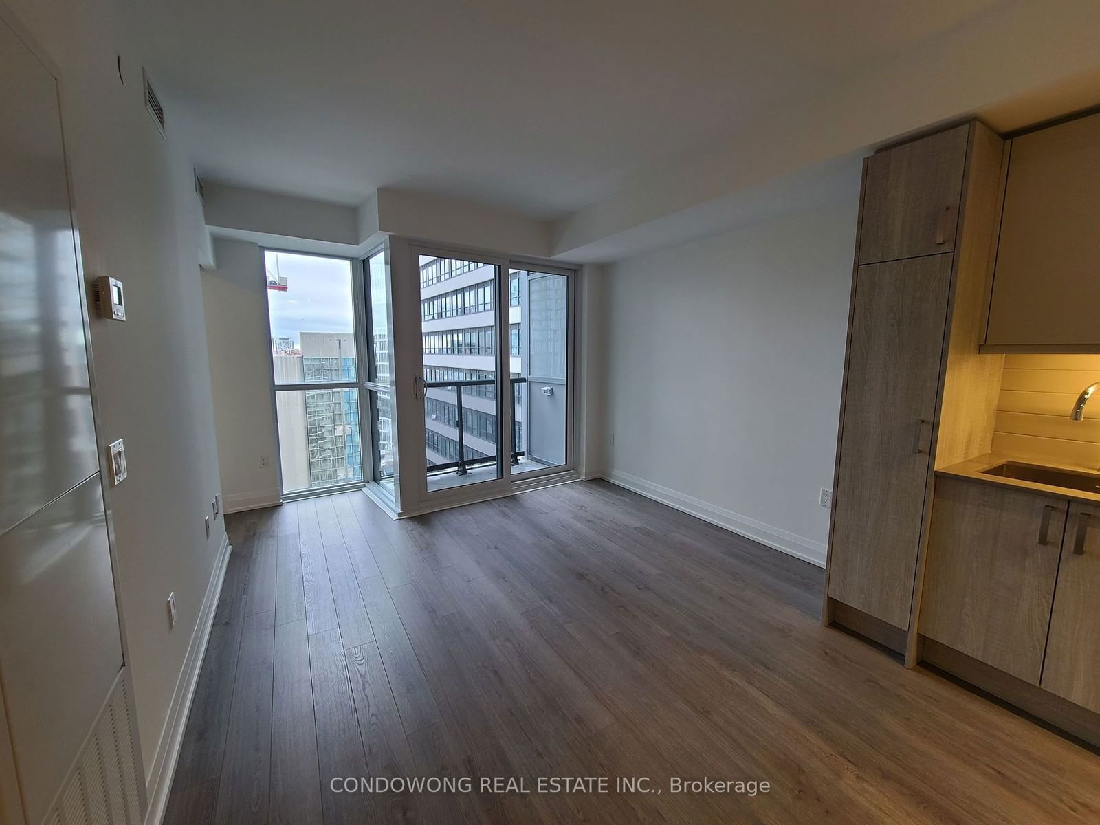 77 Mutual St, unit 2001 for rent - image #9