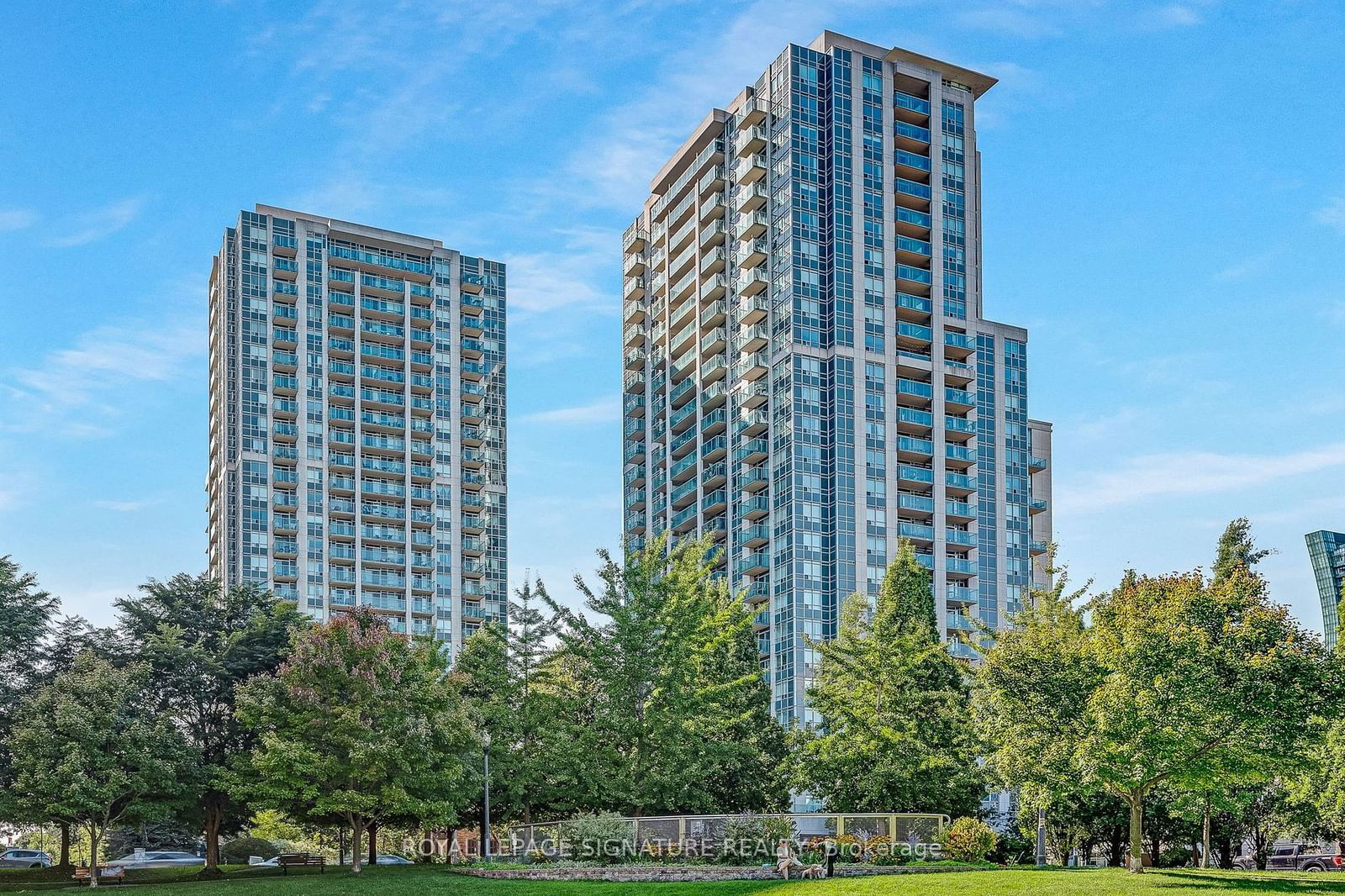 18 Harrison Garden Blvd, unit 806 for sale - image #25