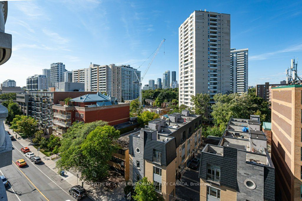 319 Merton St, unit 716 for sale