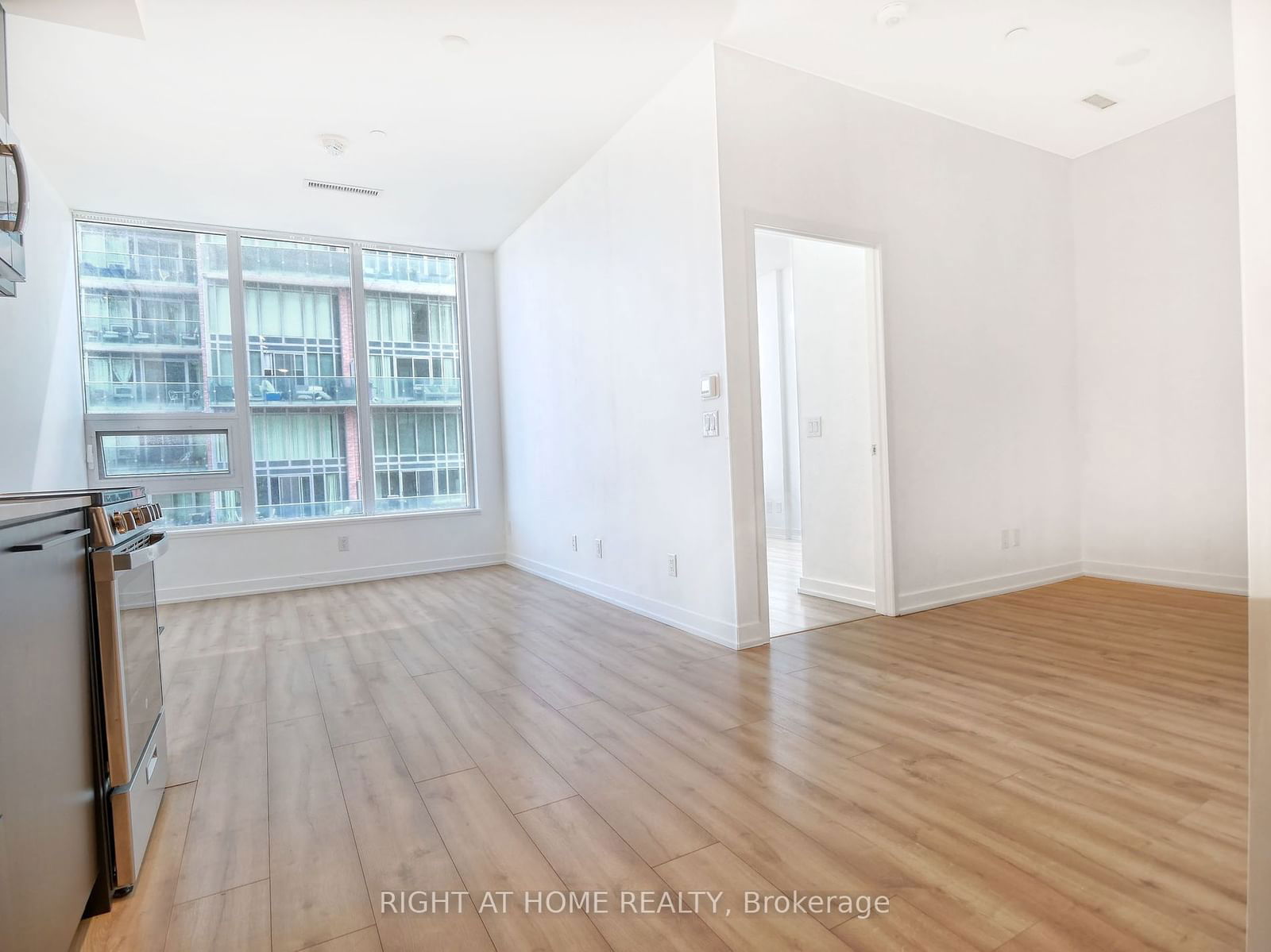 135 East Liberty St, unit 711 for sale - image #5