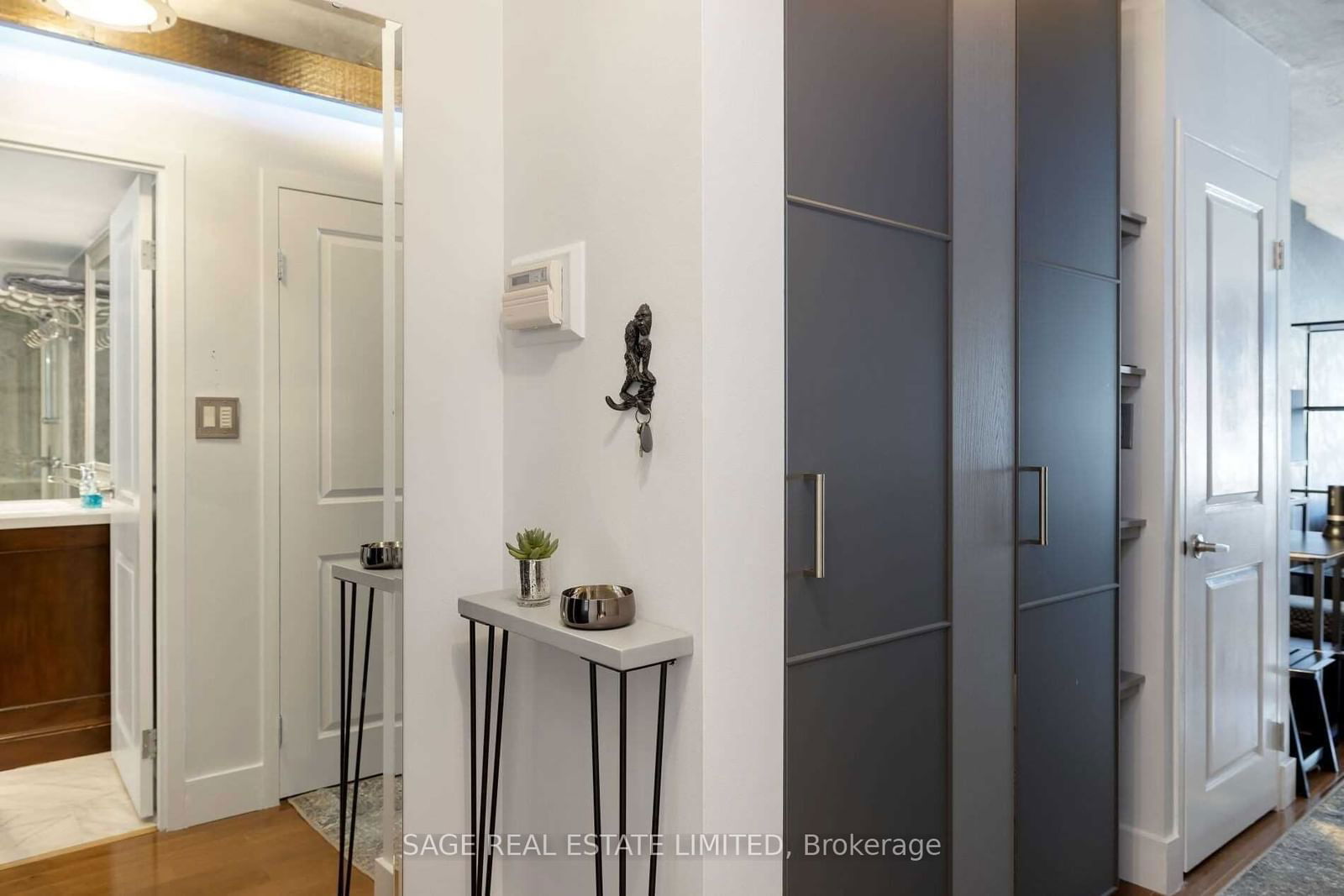 25 The Esplanade, unit 306 for rent - image #3