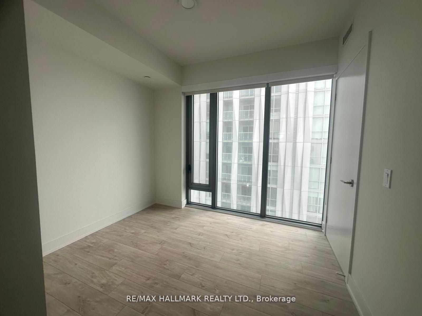 8 Cumberland St, unit 4007 for rent