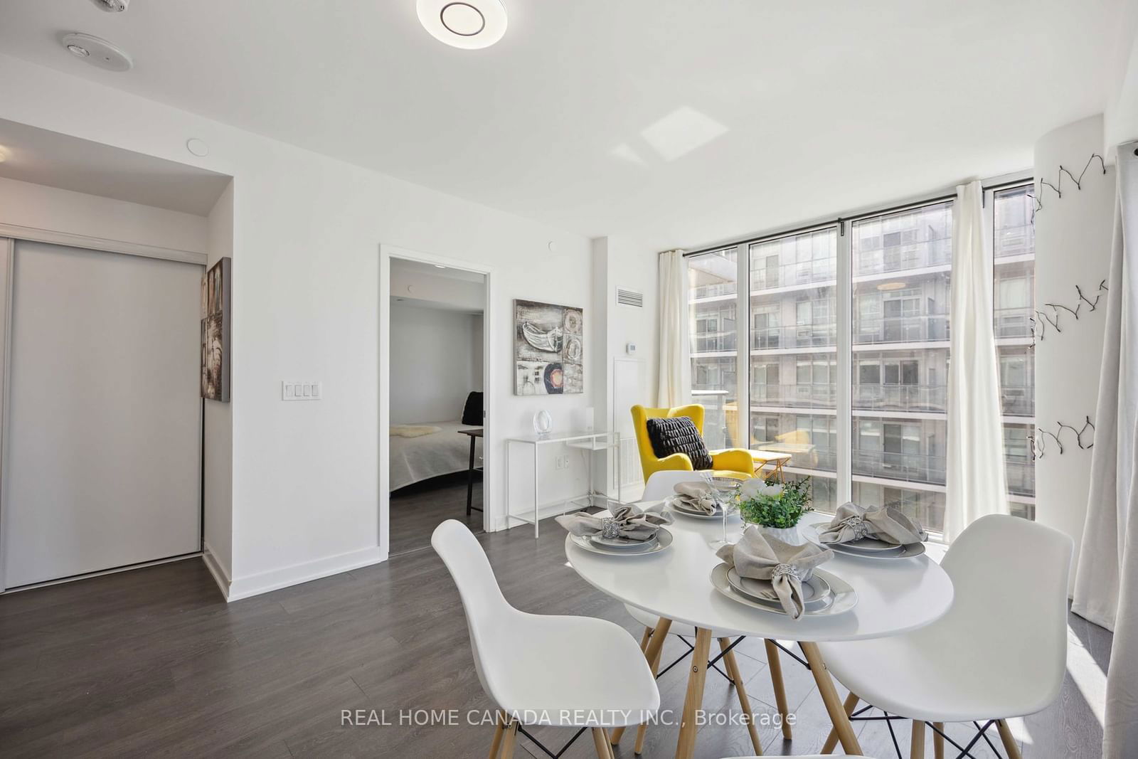 99 Broadway Ave, unit 3609 for sale - image #4