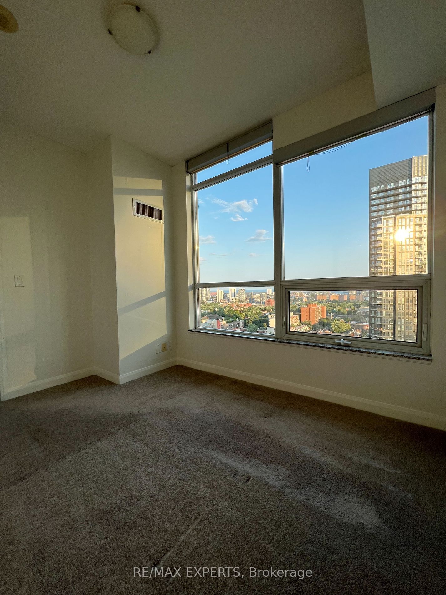 500 Sherbourne St, unit 2004 for rent - image #27