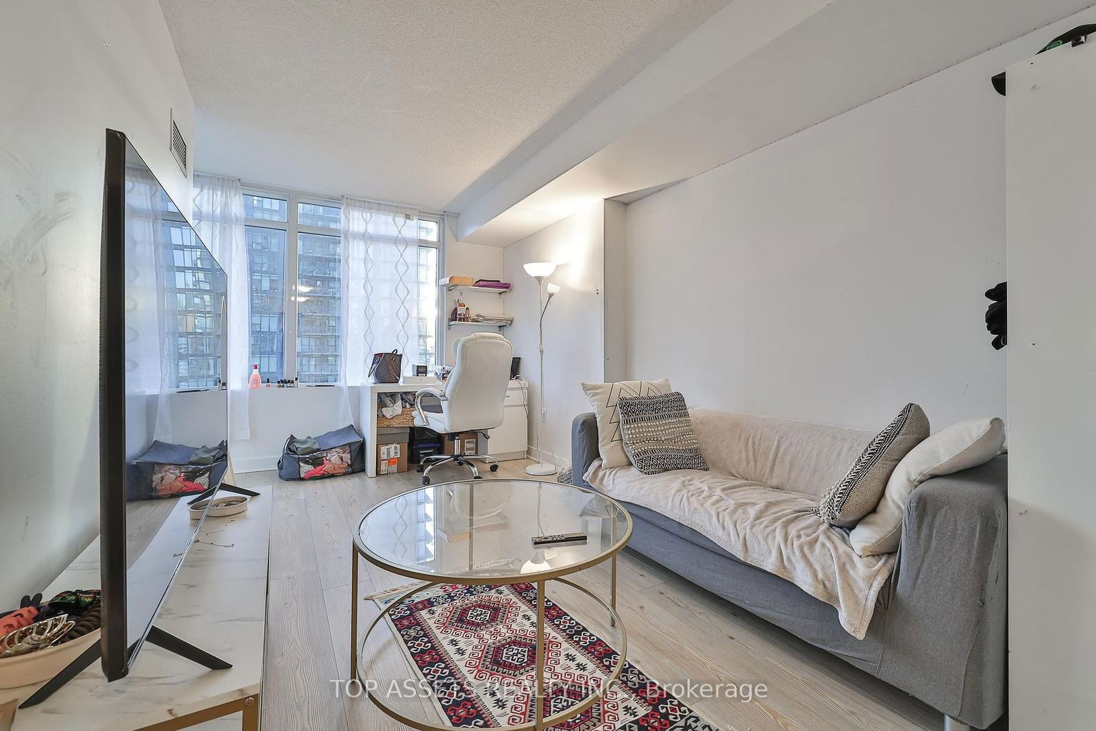 25 Telegram Mews, unit 2010 for rent - image #10