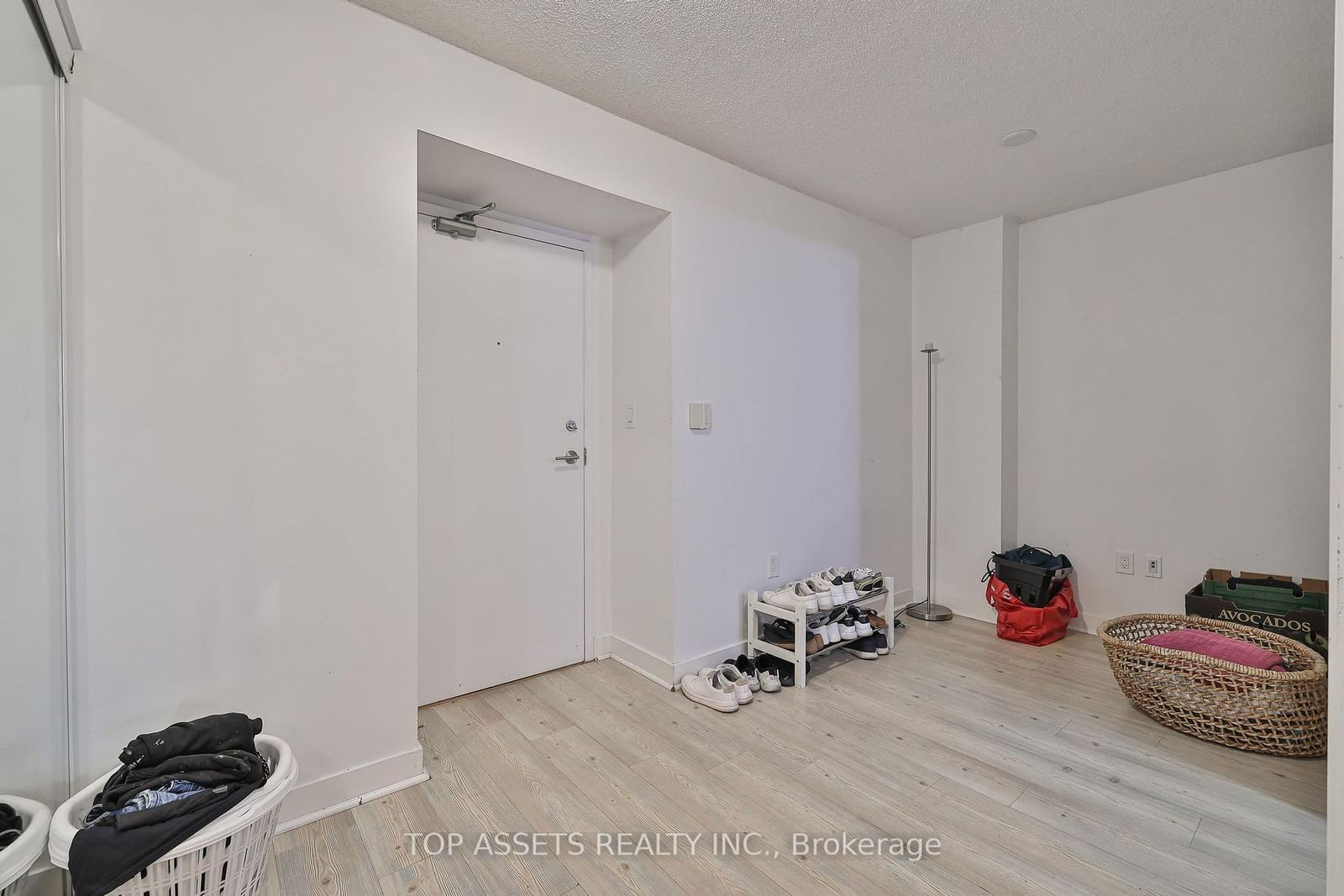 25 Telegram Mews, unit 2010 for rent - image #12