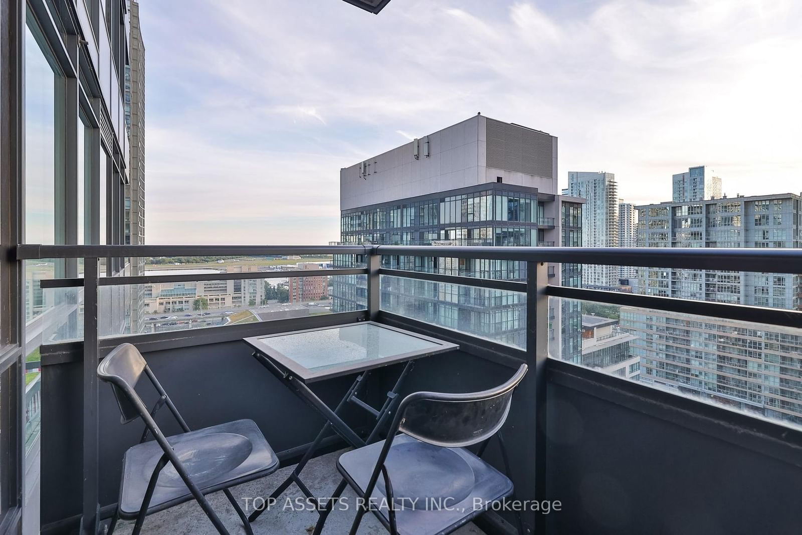 25 Telegram Mews, unit 2010 for rent - image #24