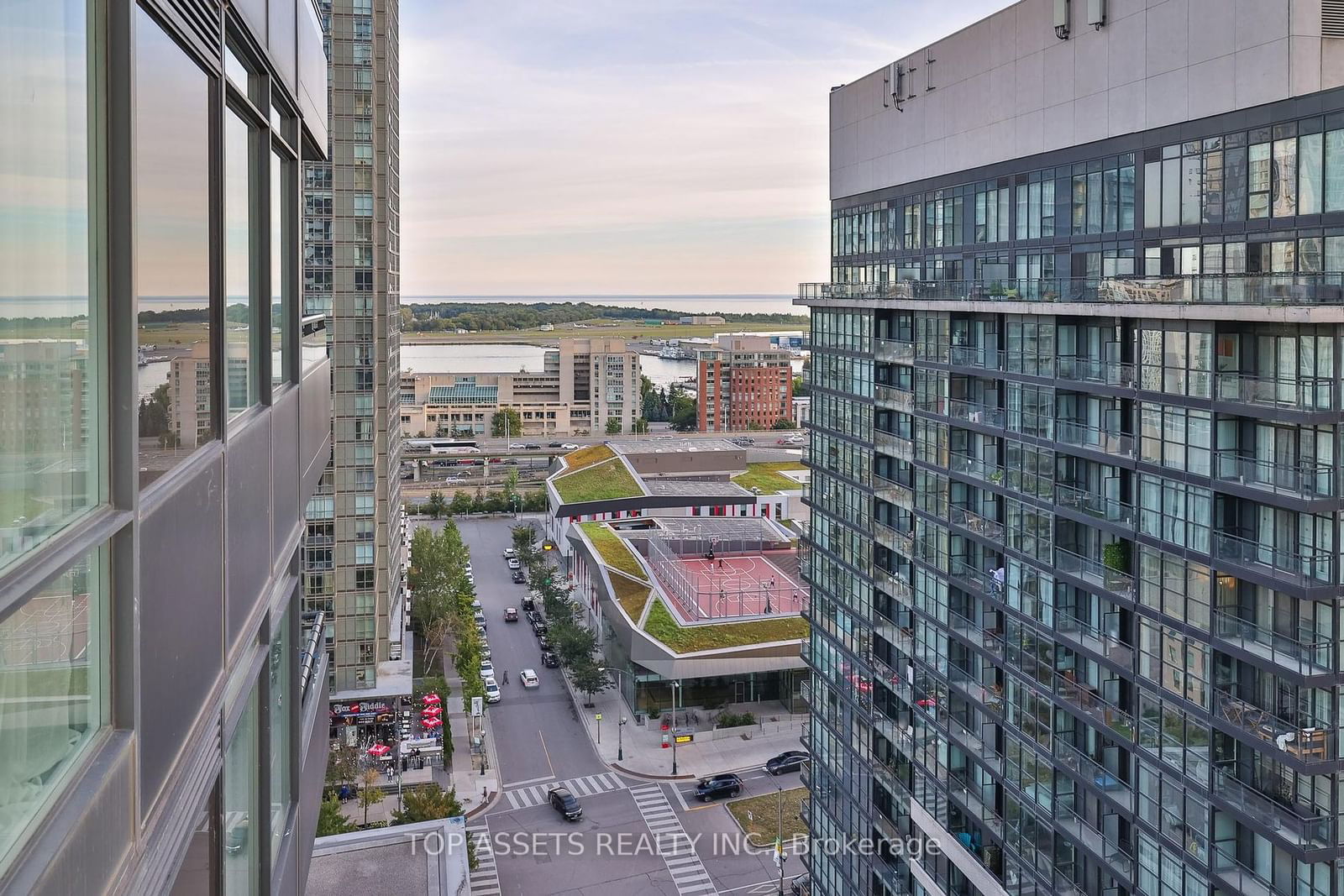 25 Telegram Mews, unit 2010 for rent - image #26