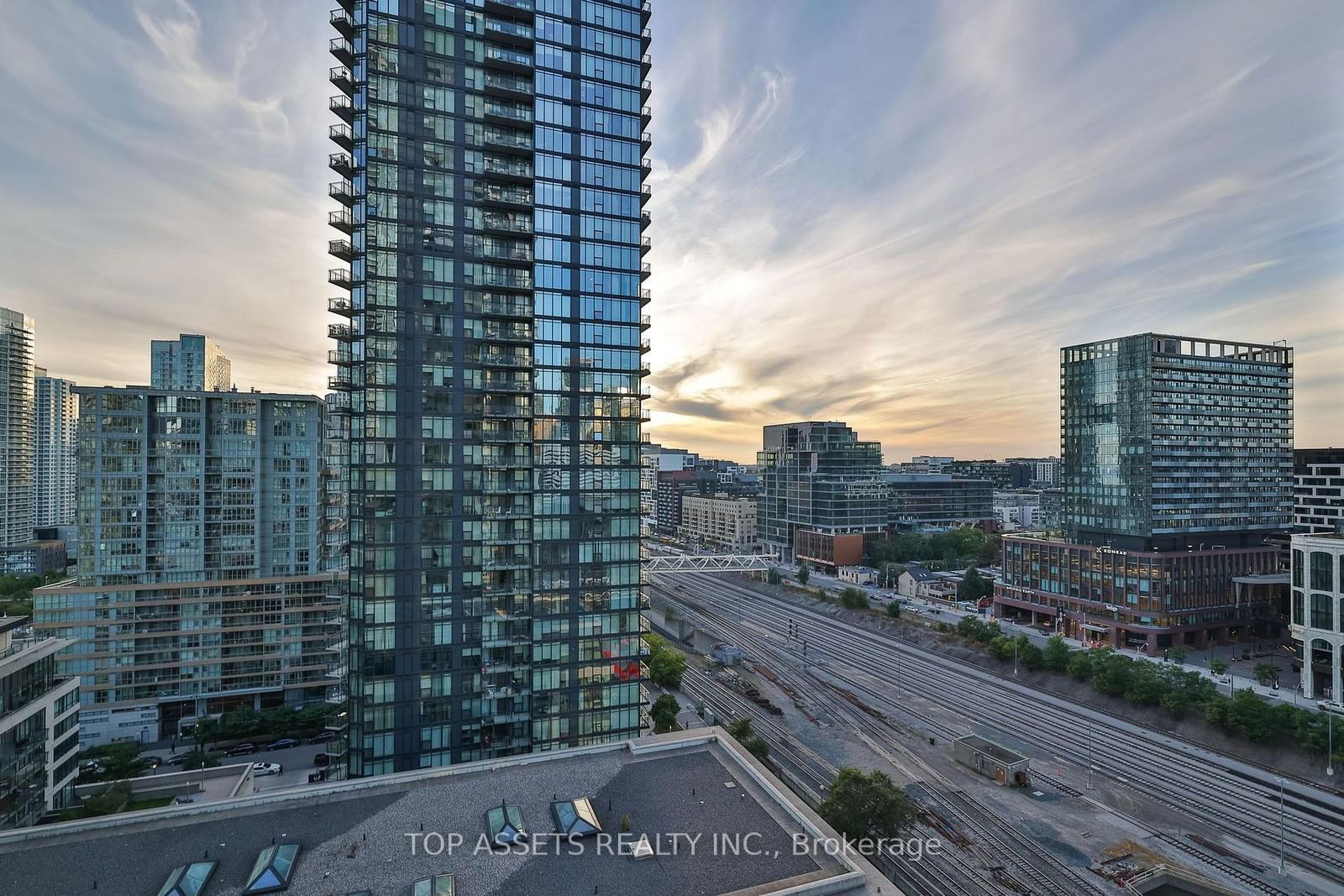 25 Telegram Mews, unit 2010 for rent - image #29