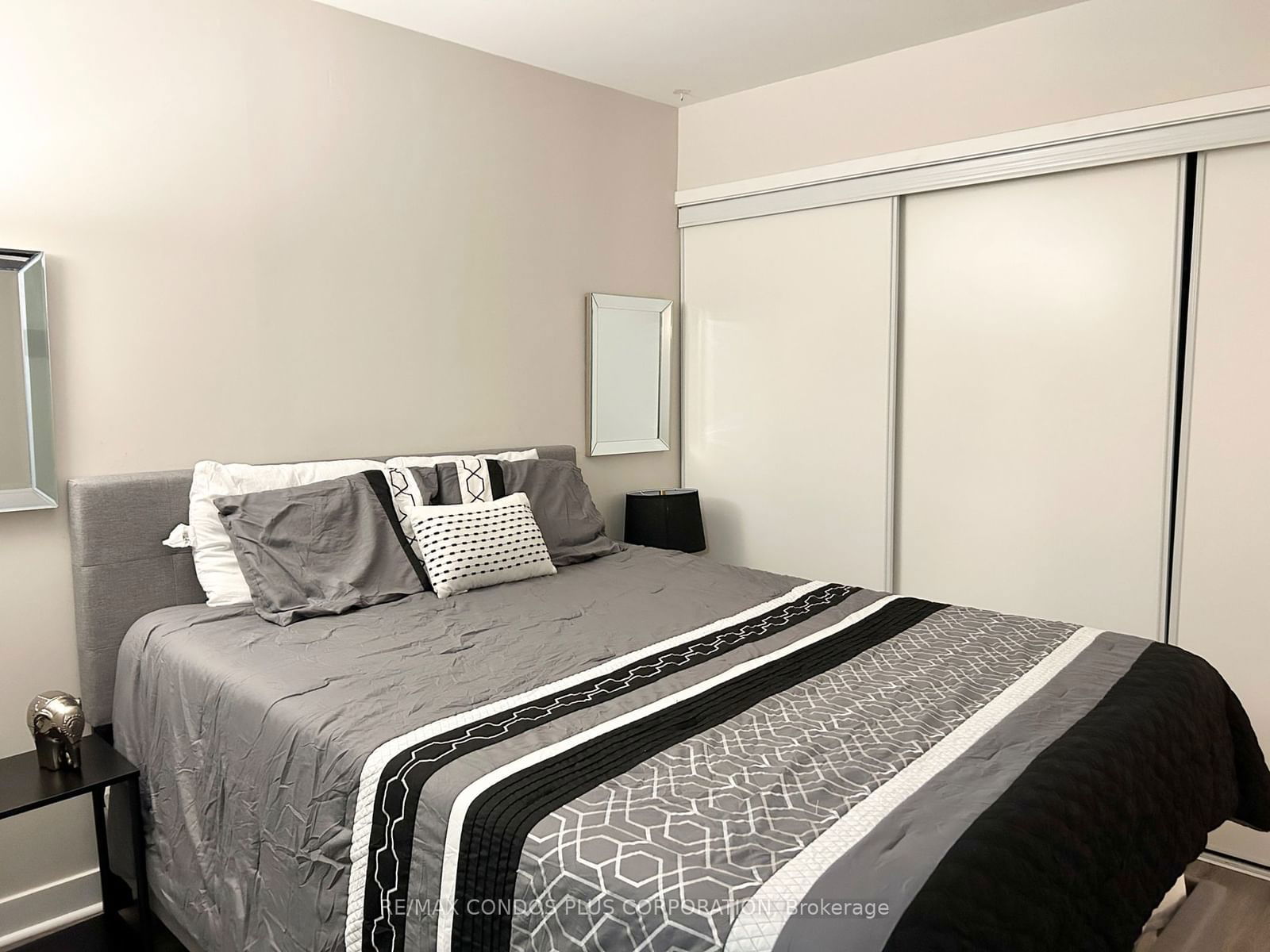 4K Spadina Ave, unit 1922 for rent - image #8