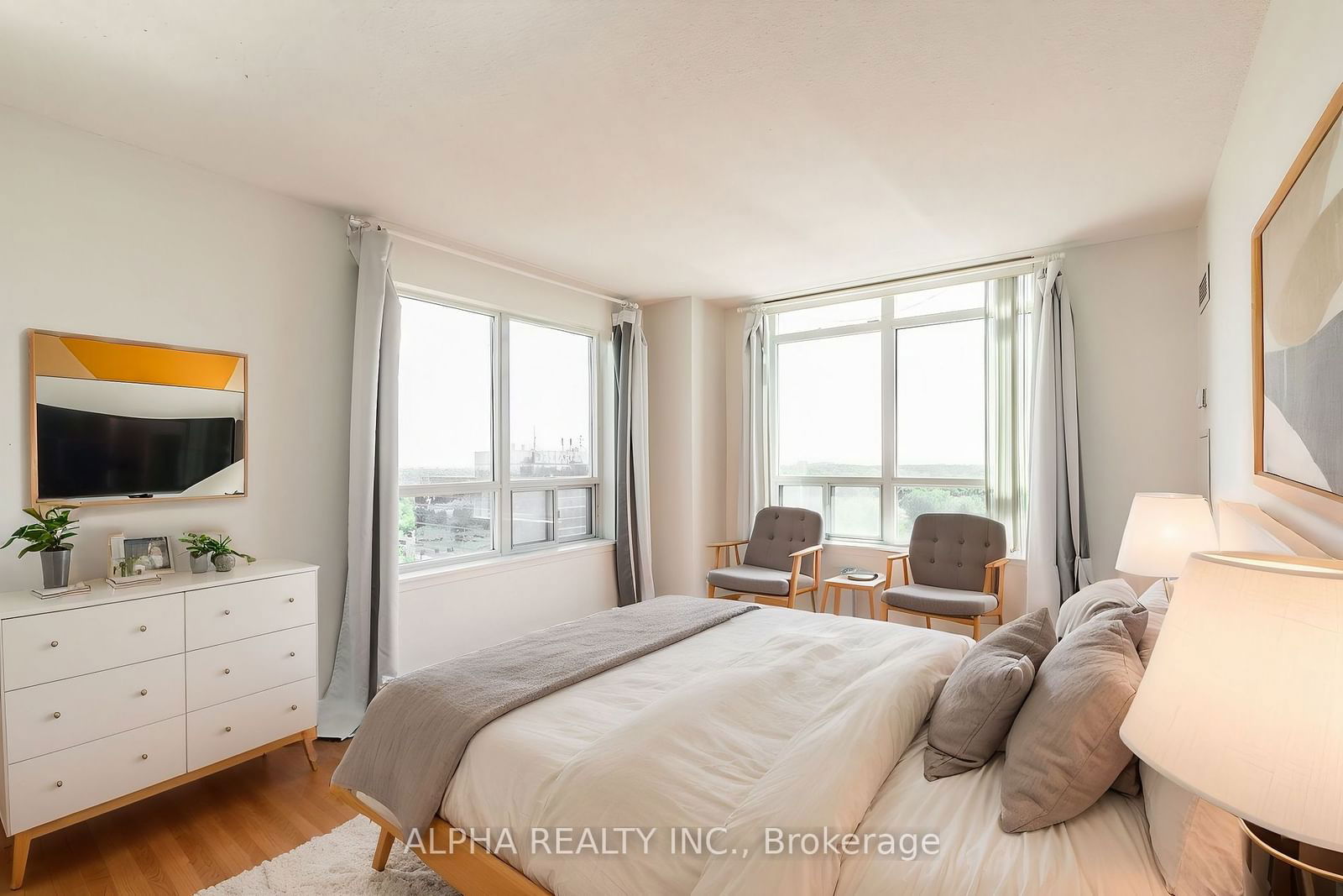 18 Harrison Garden Blvd, unit 1010 for rent - image #4