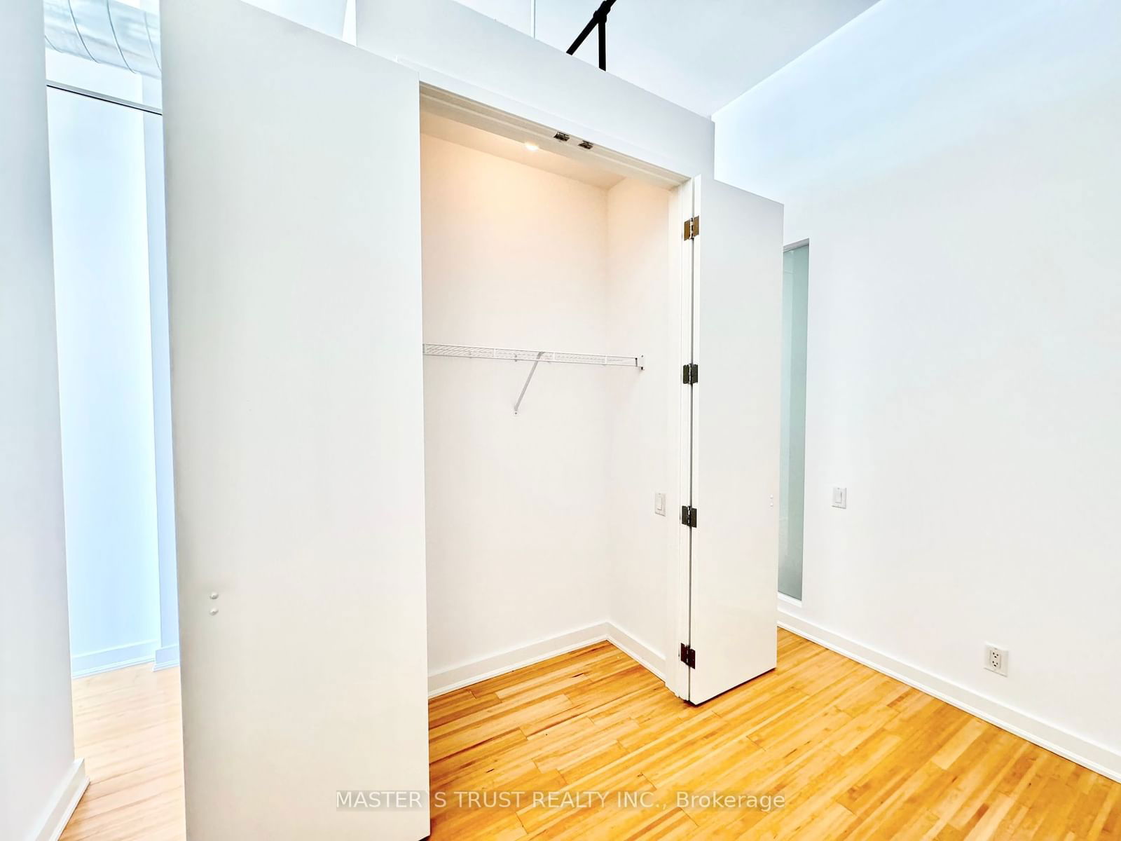 43 Hanna Ave, unit 512 for sale - image #21