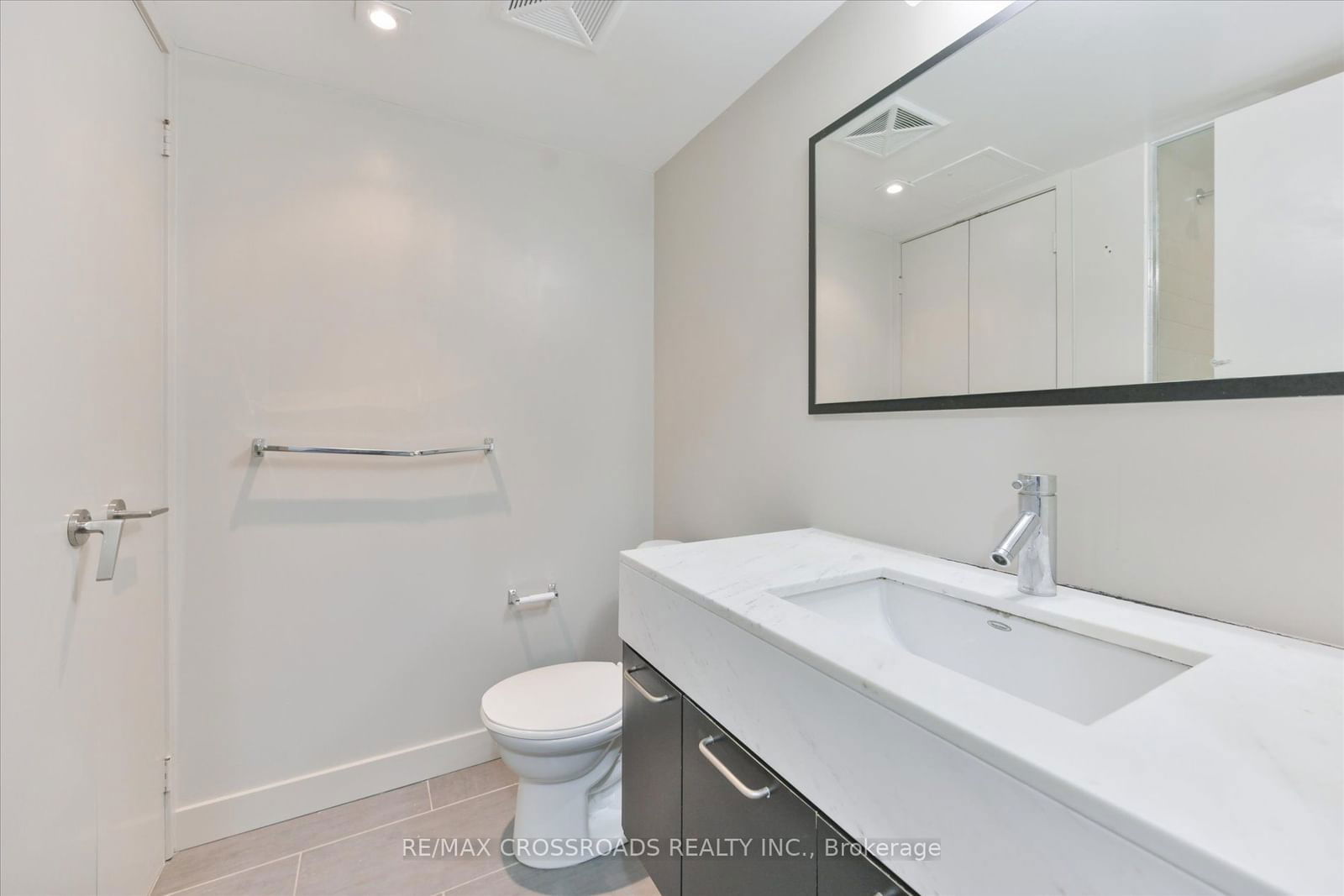 126 Simcoe St, unit 506 for sale - image #16