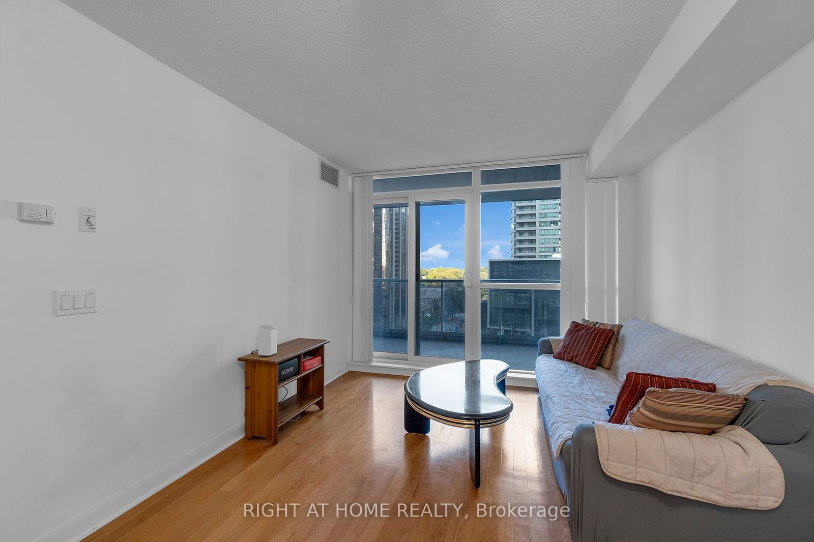 4968 Yonge St, unit 808 for sale - image #11