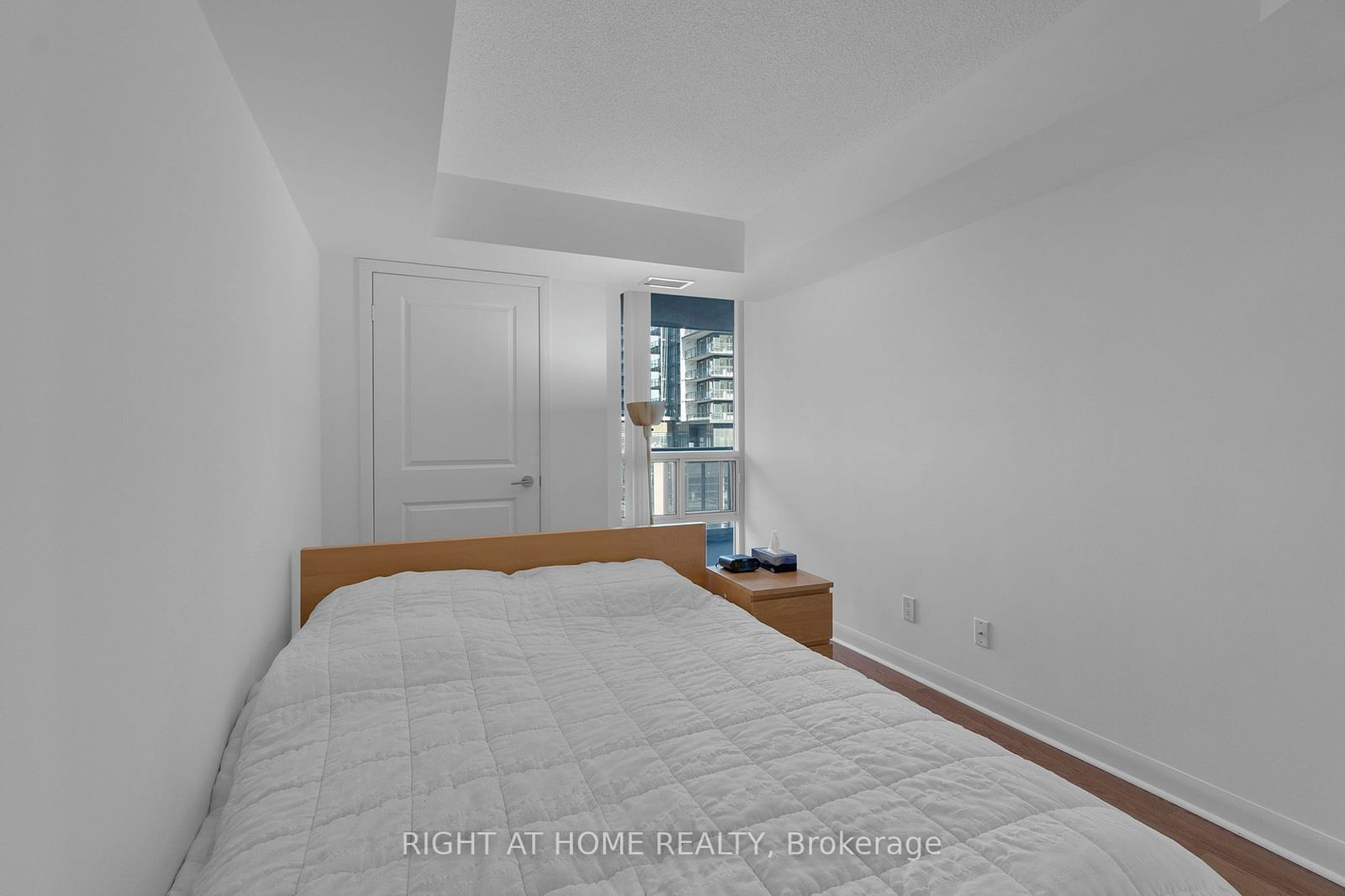 4968 Yonge St, unit 808 for sale