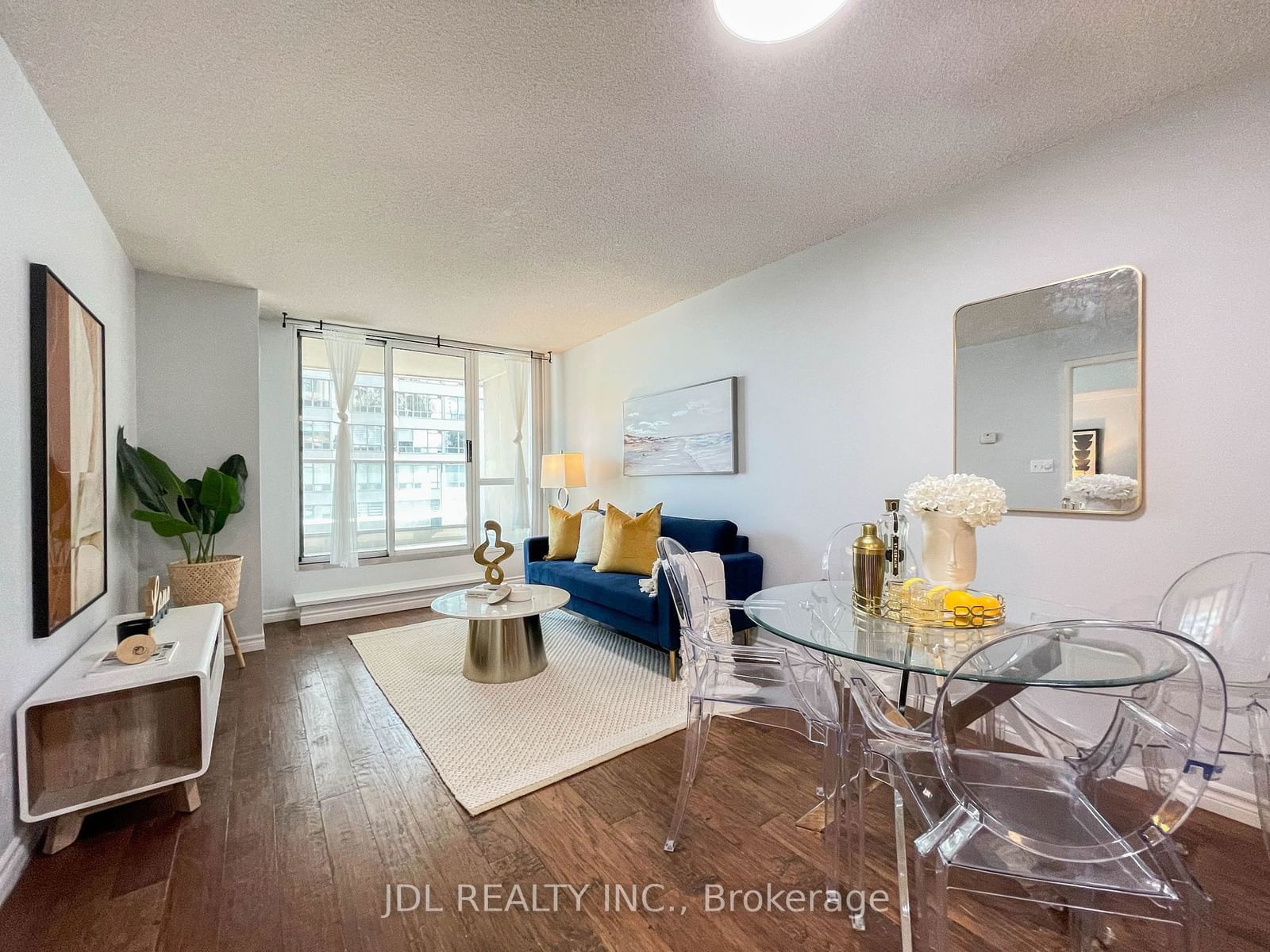 18 Spring Garden Ave, unit 609 for sale - image #11