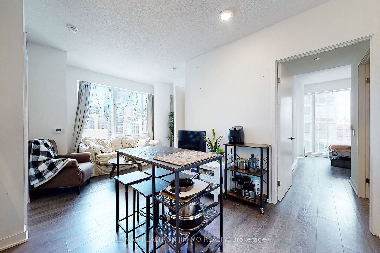 115 Blue Jays Way, unit 1805 for rent - image #7