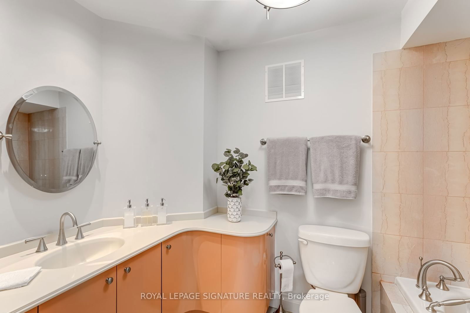 142 Pears Ave, unit B2 for sale - image #24