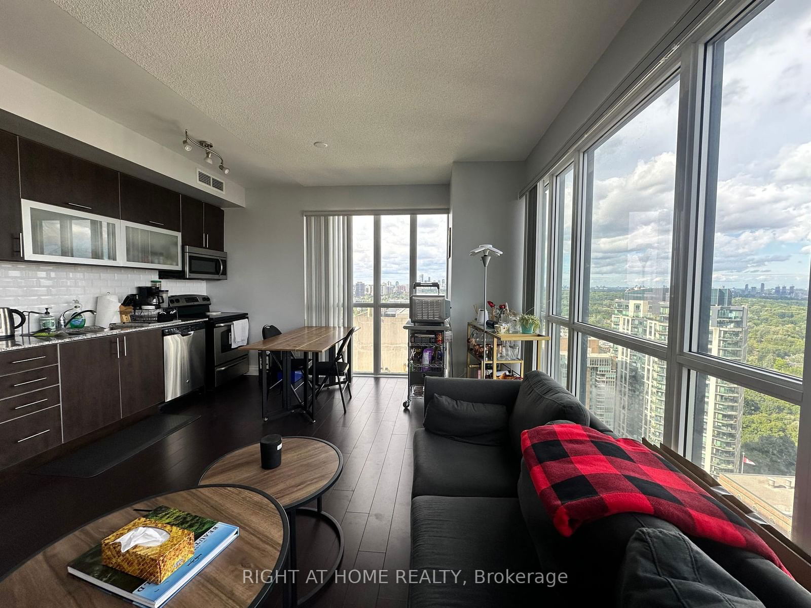 28 Ted Rogers Way, unit 3211 for rent - image #3