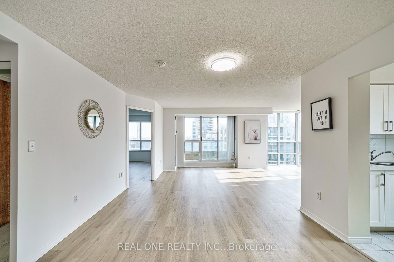 3 Pemberton Ave, unit 1902 for sale - image #11