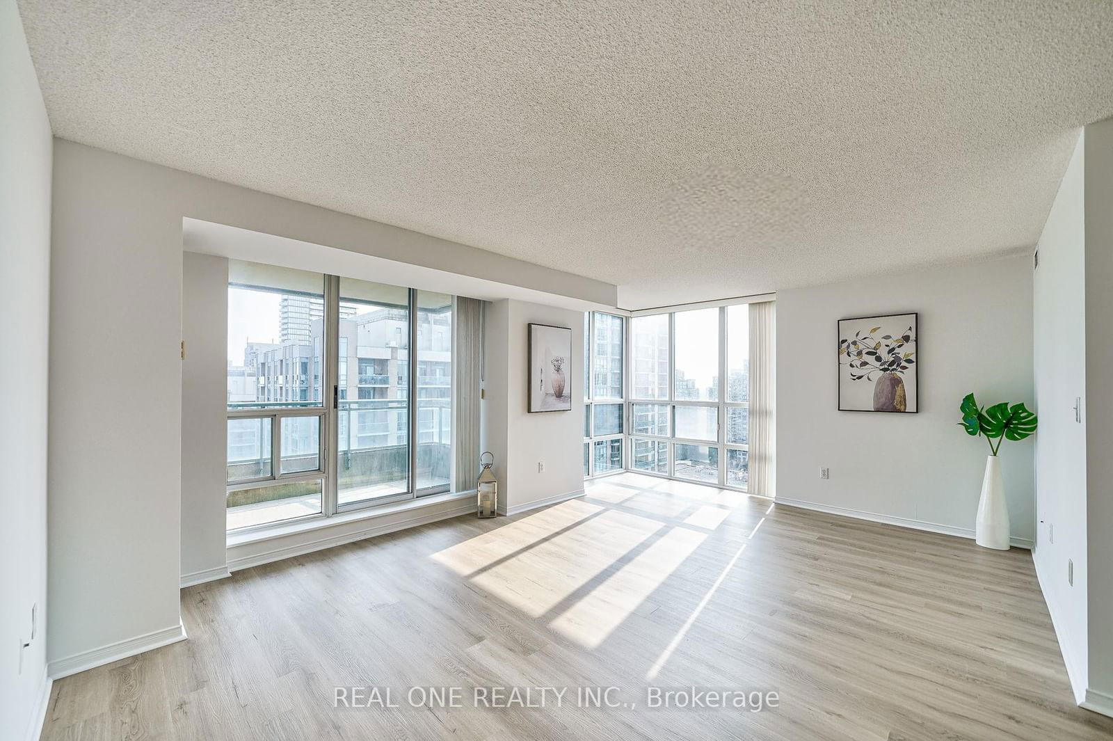 3 Pemberton Ave, unit 1902 for sale - image #12