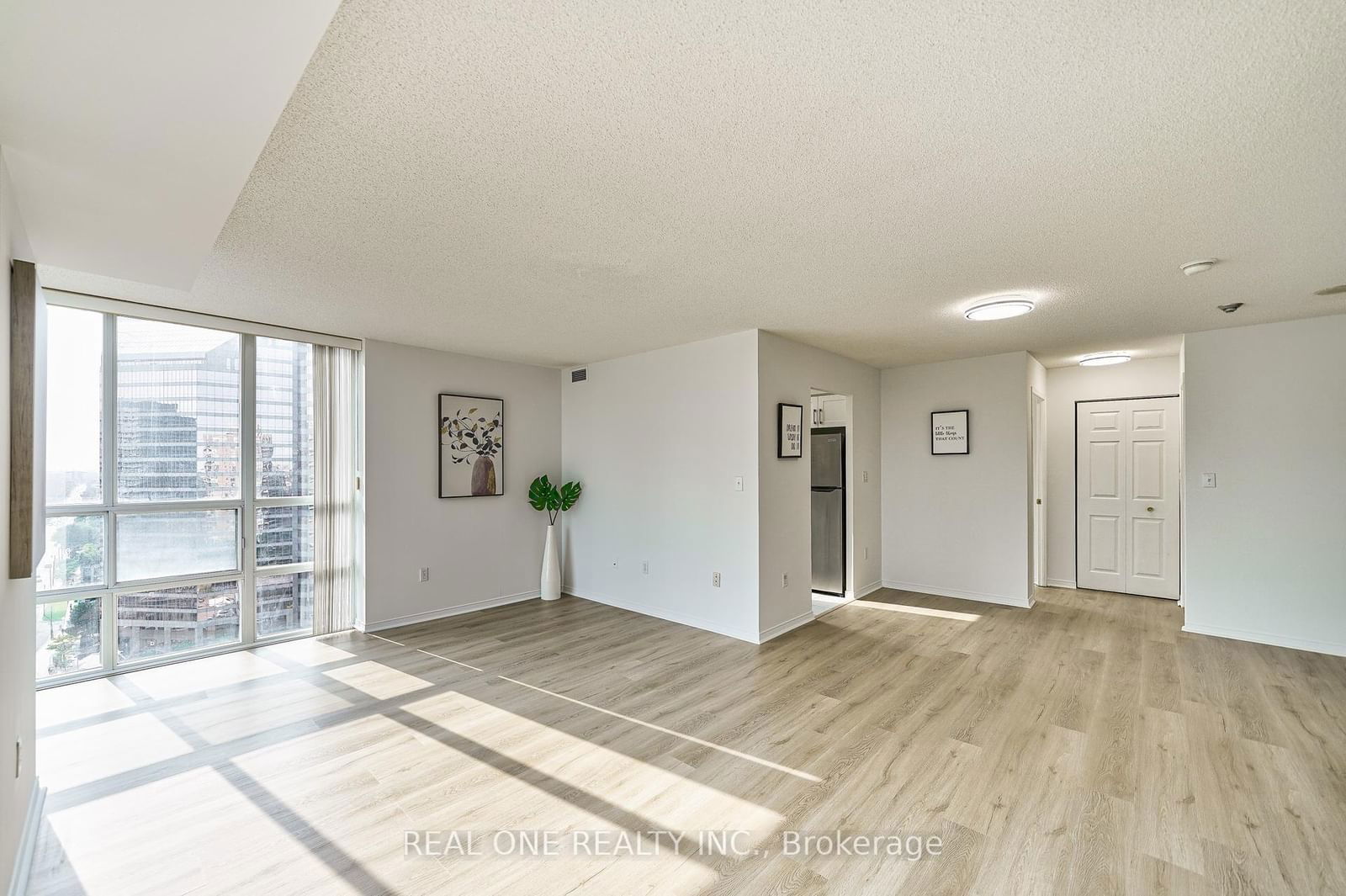 3 Pemberton Ave, unit 1902 for sale