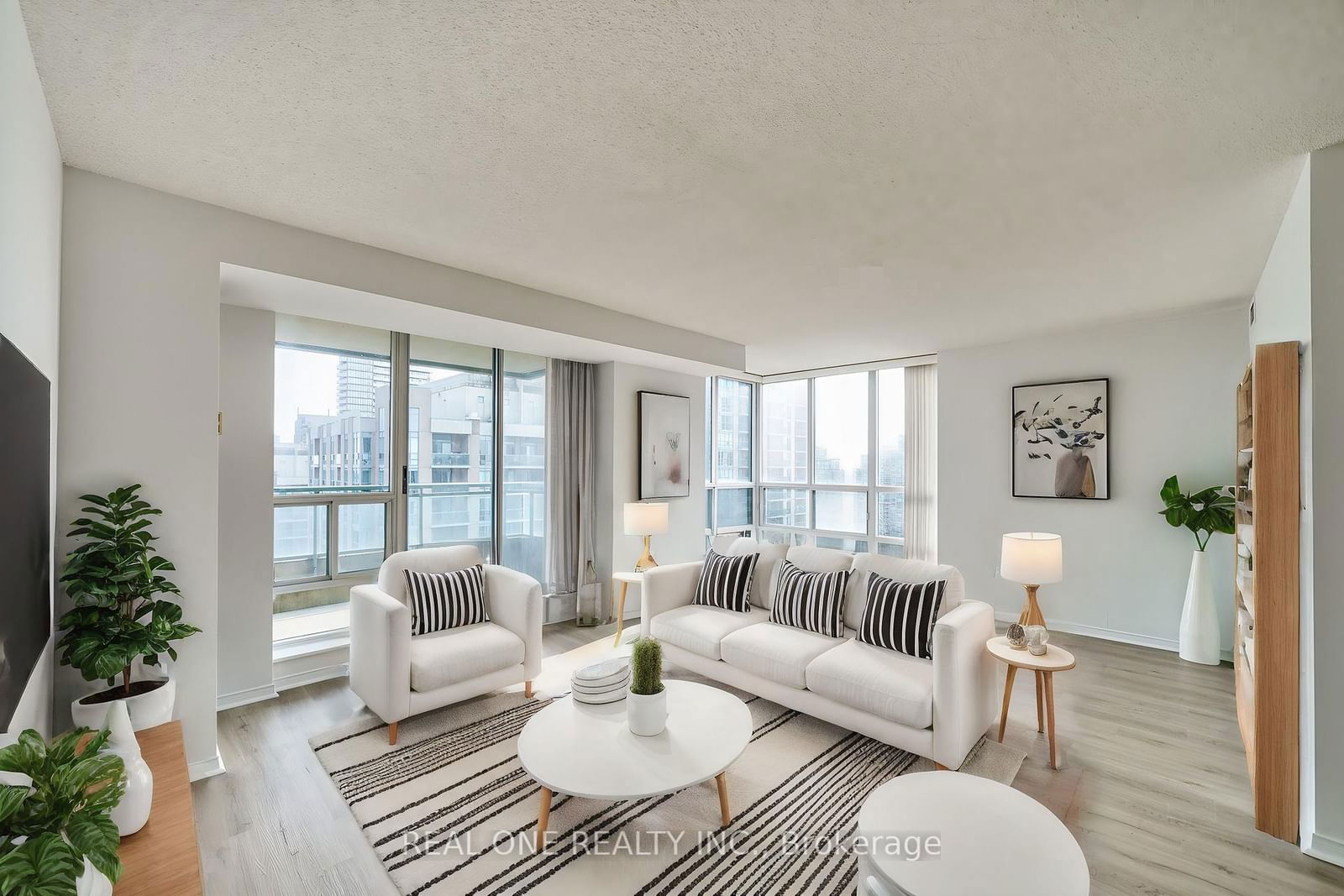 3 Pemberton Ave, unit 1902 for sale - image #4