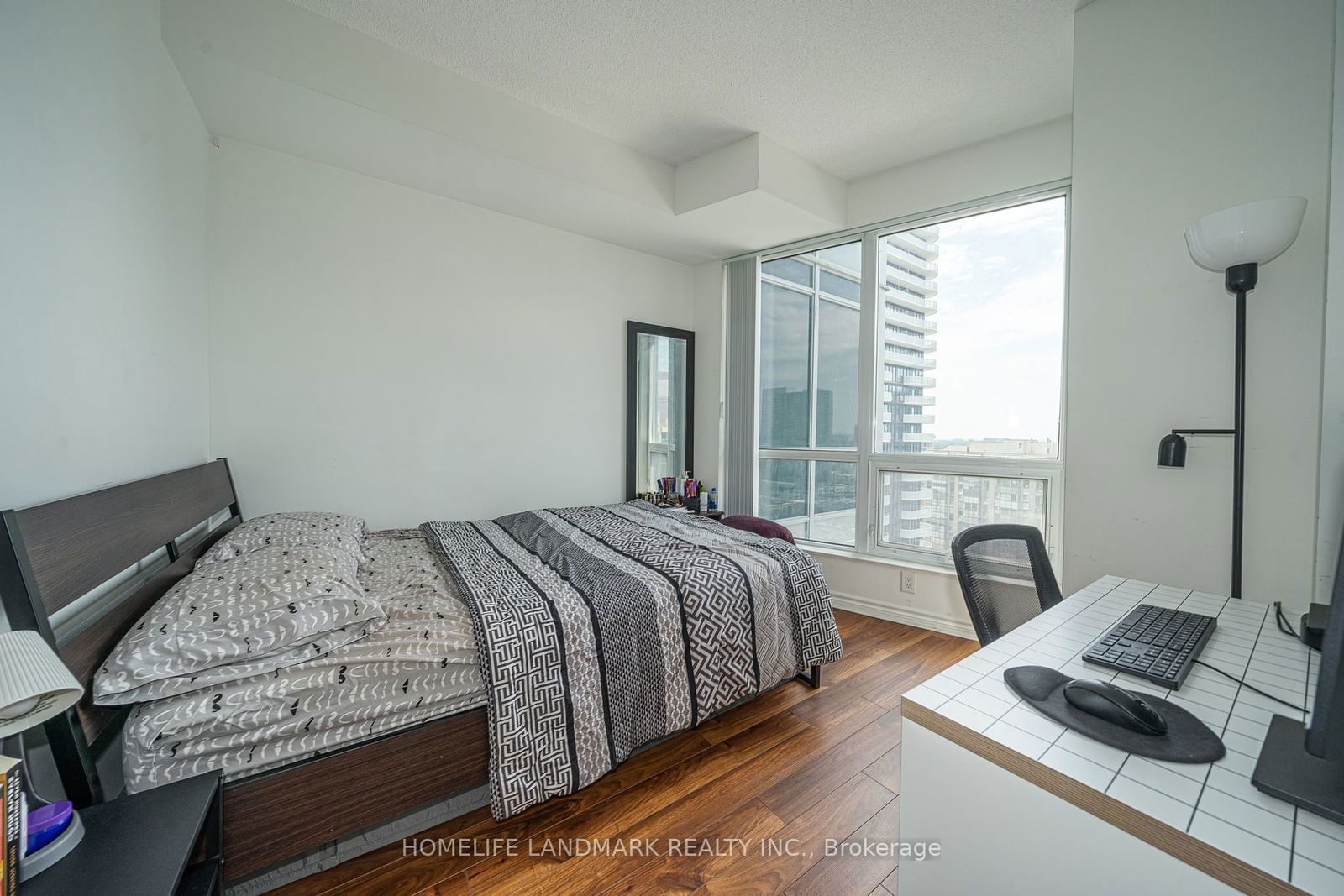 18 Holmes Ave, unit 1806 for rent - image #12