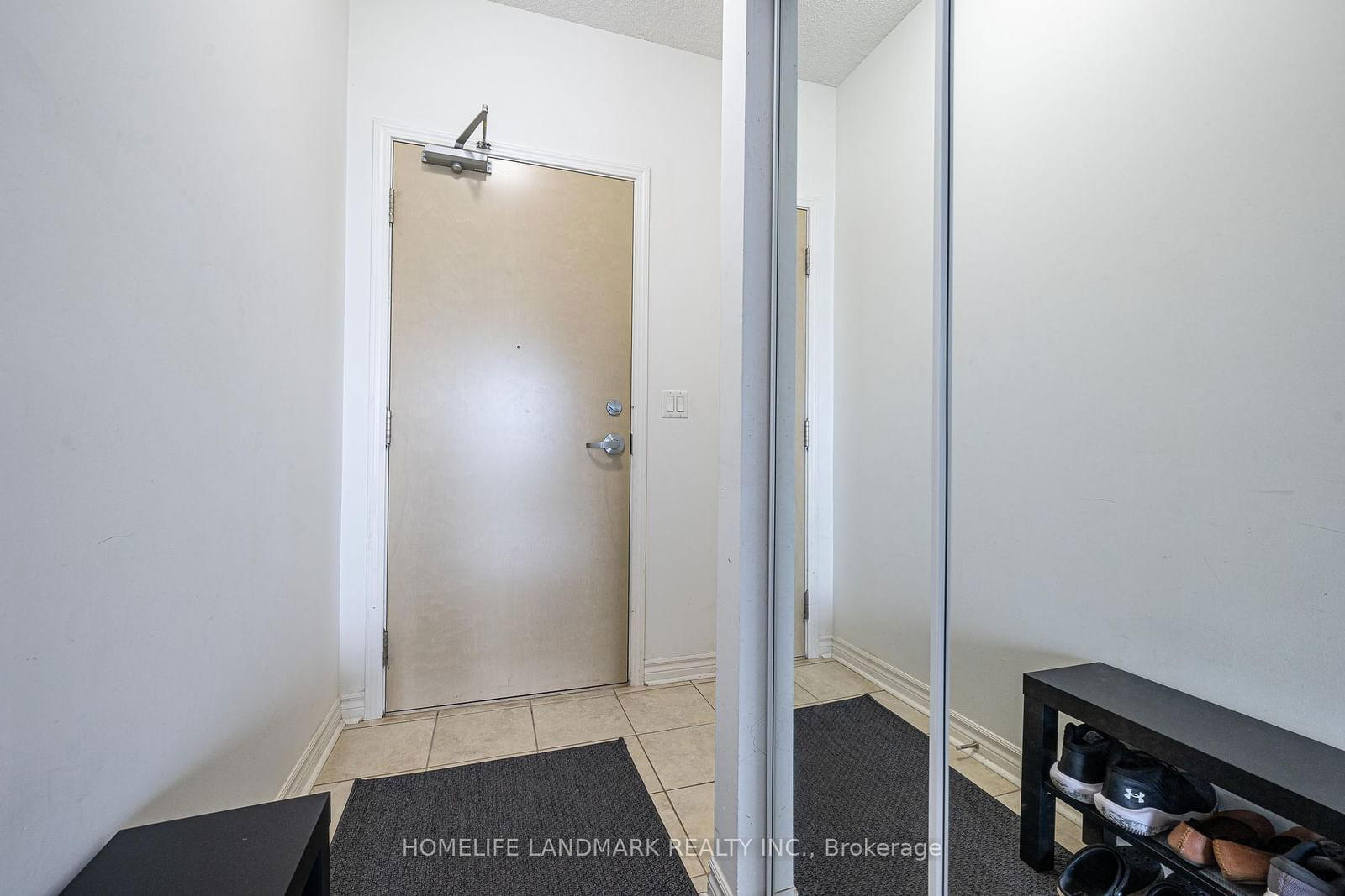 18 Holmes Ave, unit 1806 for rent - image #5