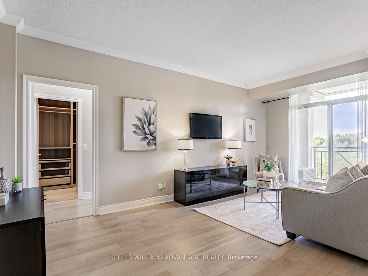 1101 Leslie St, unit 304 for sale - image #4