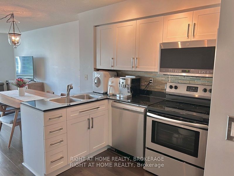 381 Front St W, unit 1709 for sale - image #6