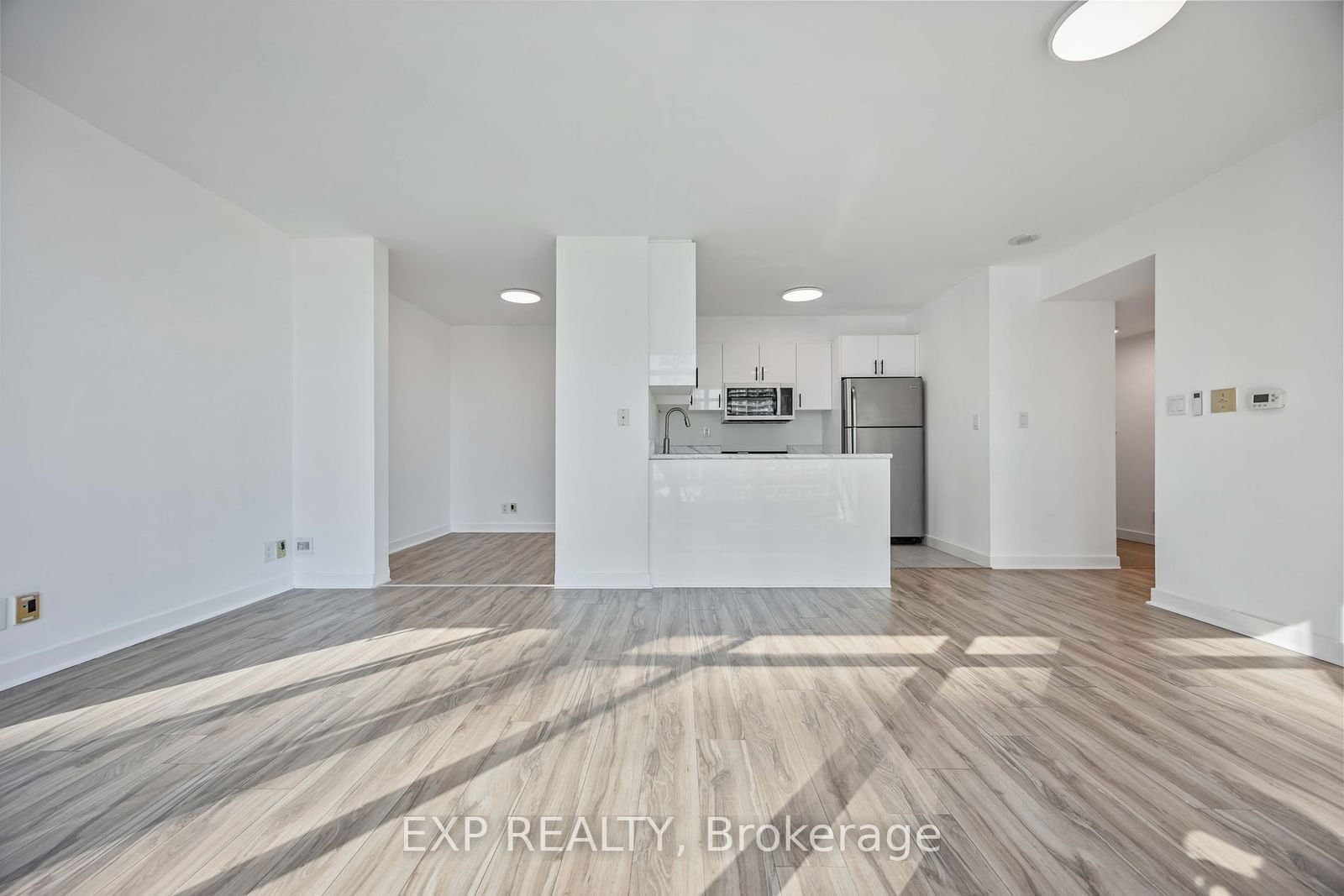 381 Front St W, unit 1803 for rent - image #11