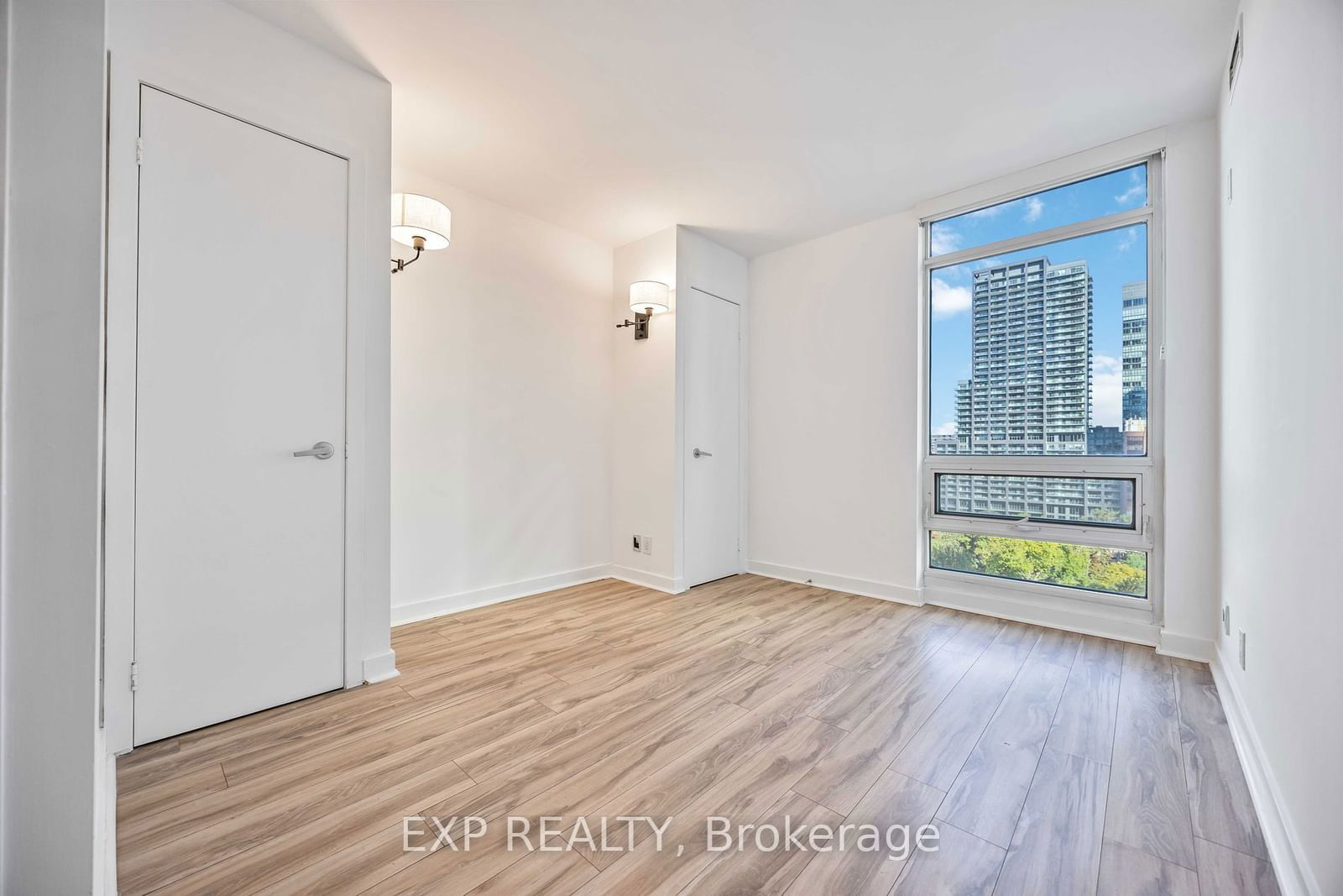 381 Front St W, unit 1803 for rent - image #16