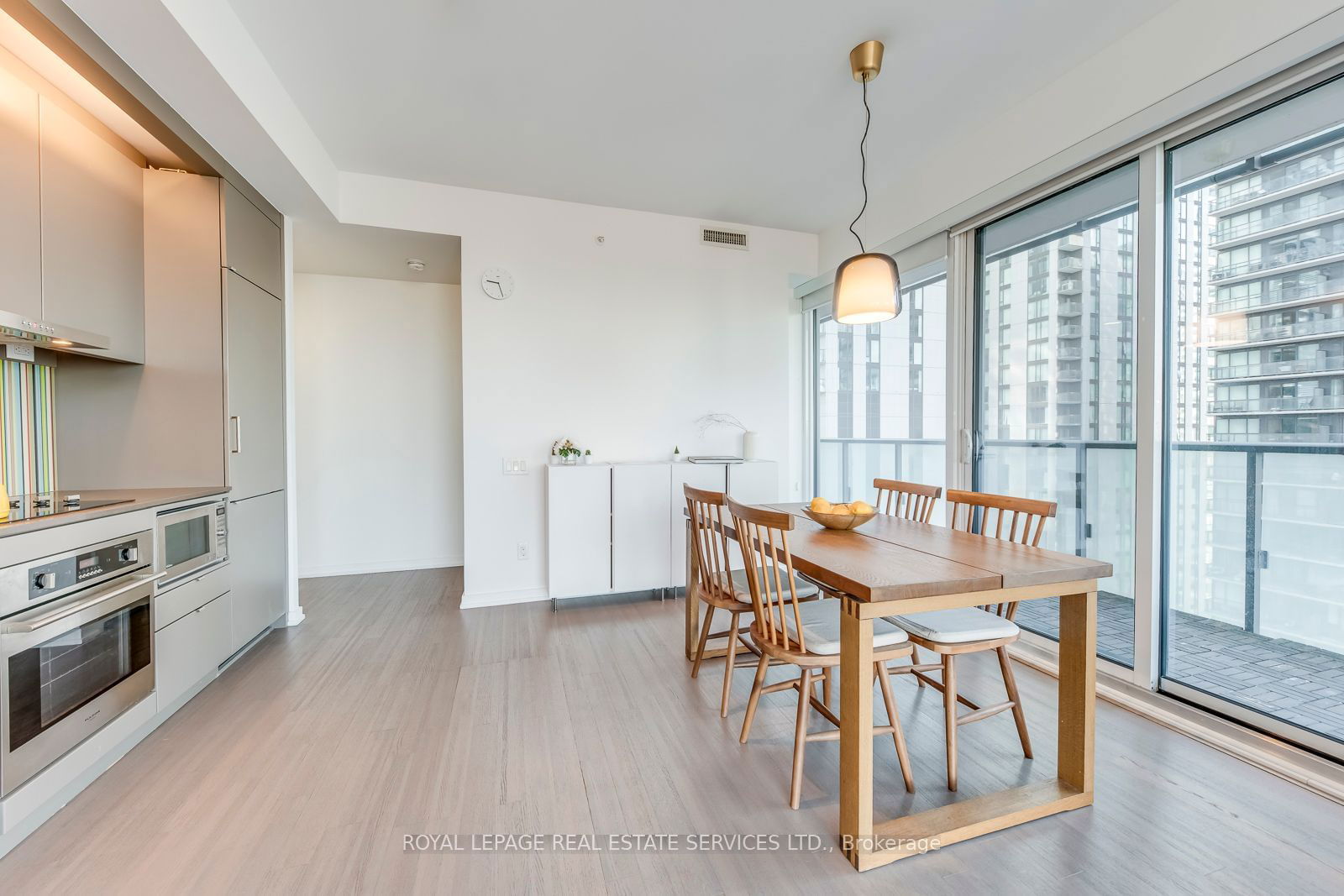 101 Peter St, unit 2309 for sale